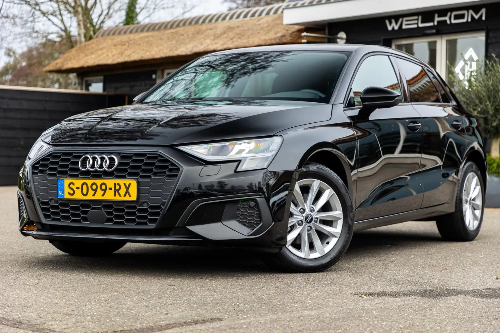 Audi A3 Sportback 30 TFSI Pro Line I Nieuwe Wielen I virtu Zwart - 2