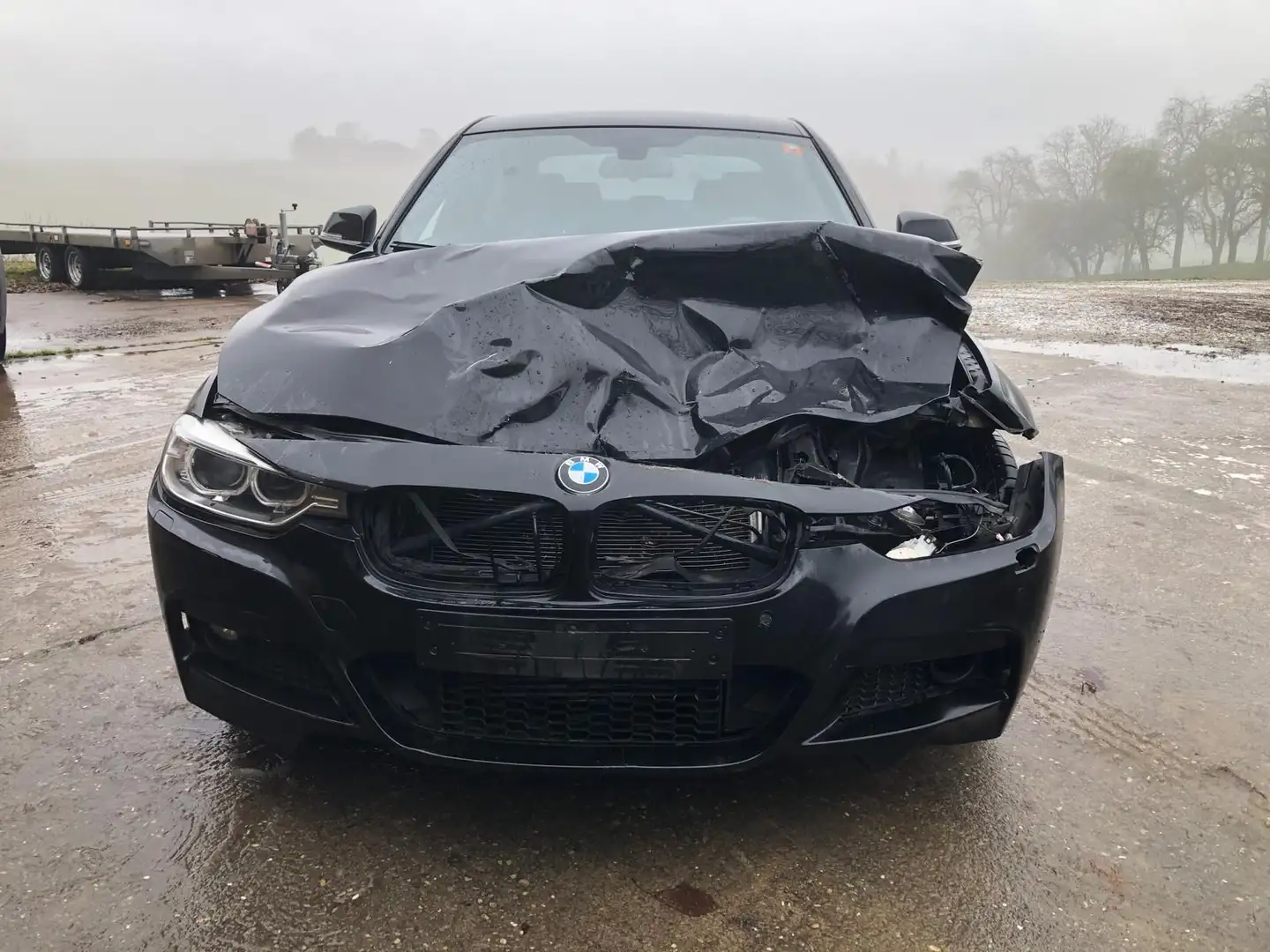 BMW 320 d xDrive M Paket Wildunfall Schwarz - 2