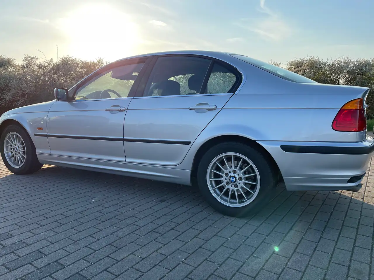 BMW 320