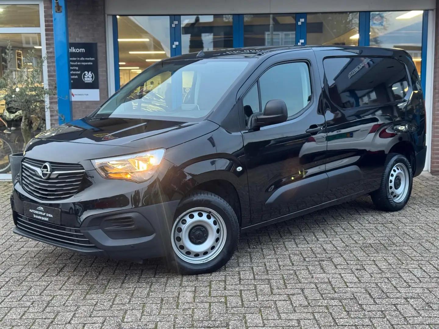 Opel Combo 1.5D L2H1 Standaard 2024 NAVI CARPLAY AIRCO BTW! Zwart - 2