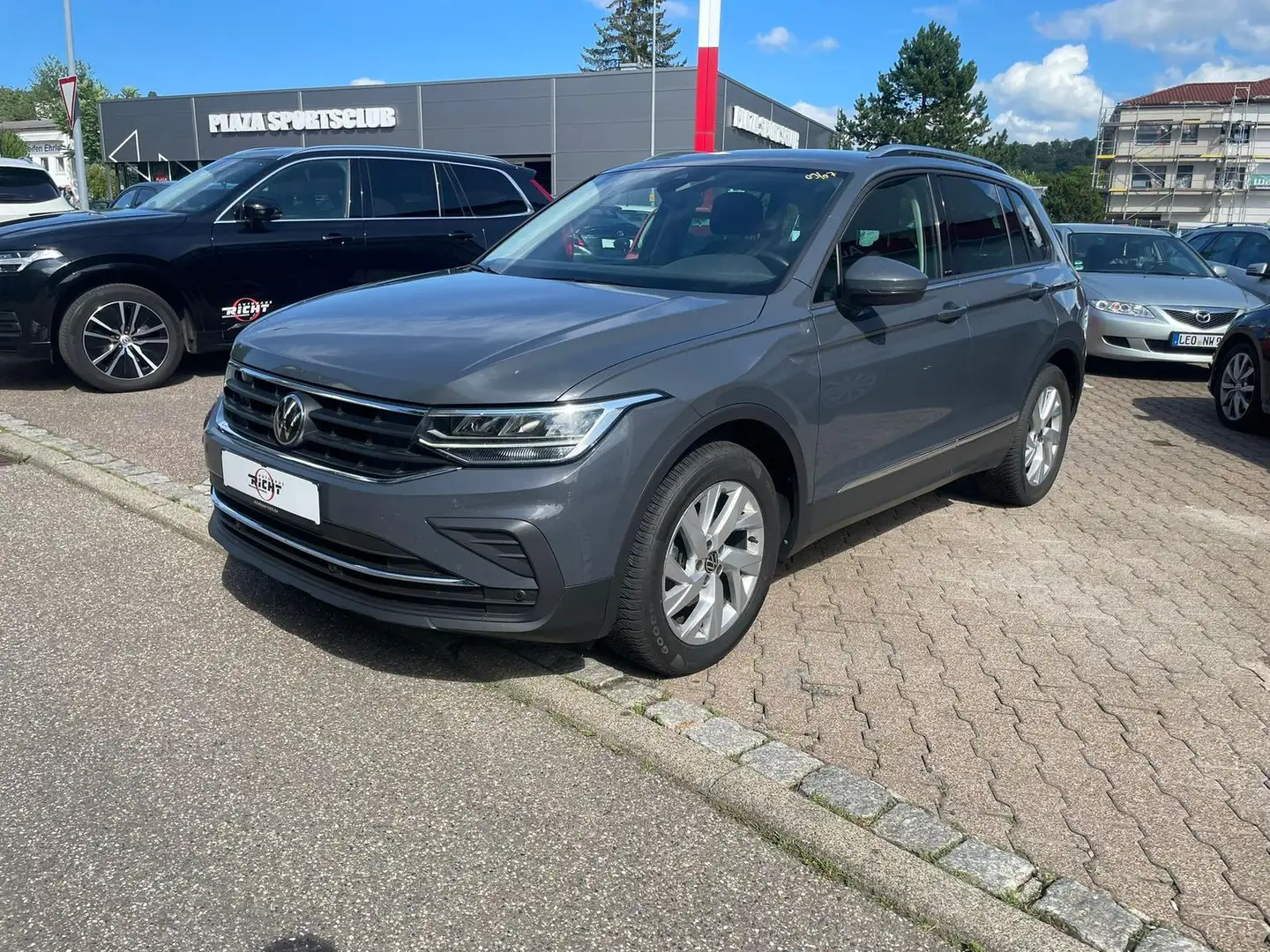 Volkswagen Tiguan 1.5TSI Active Navi Kamera LED SHZ Szürke - 2