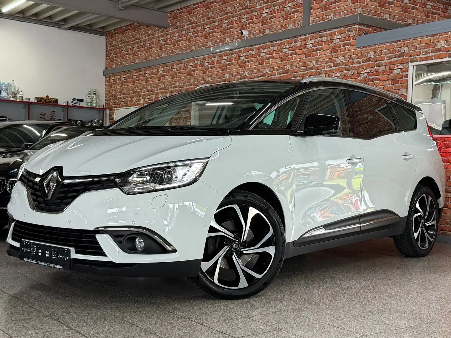 Renault Grand Scenic Scenic IV Grand BOSE Edition-Autom.-Navi-Alu 20" Biały - 1