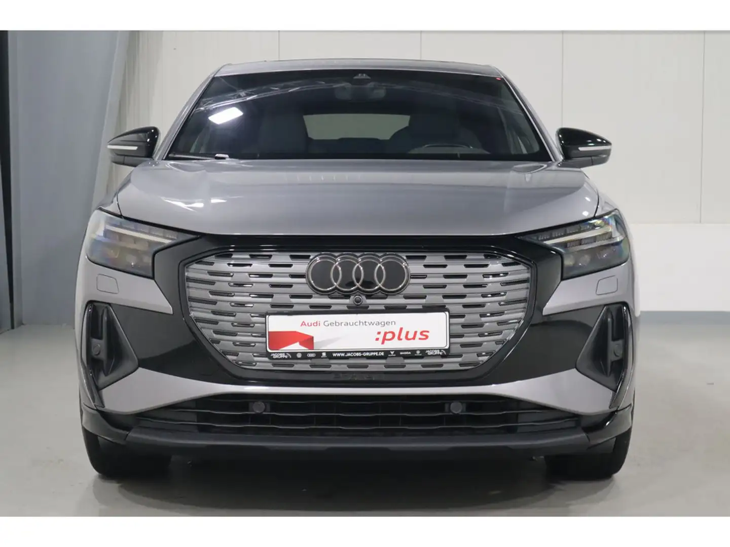 Audi Q4 e-tron Grau - 2