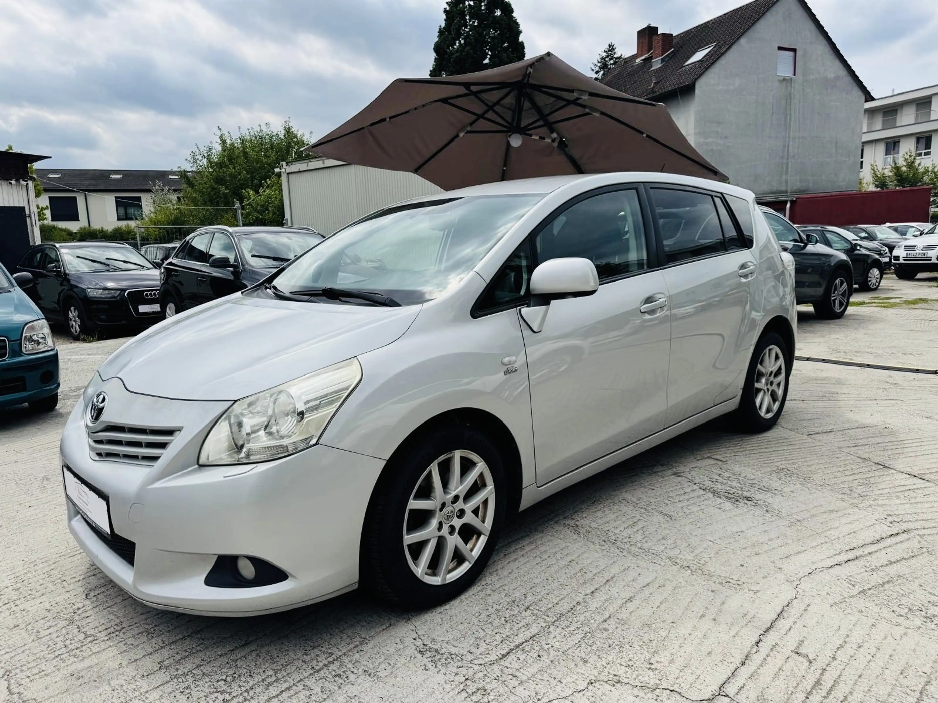 Toyota Verso 2.2 D-4D Executive 7-Sitzer Automatik — photo 8