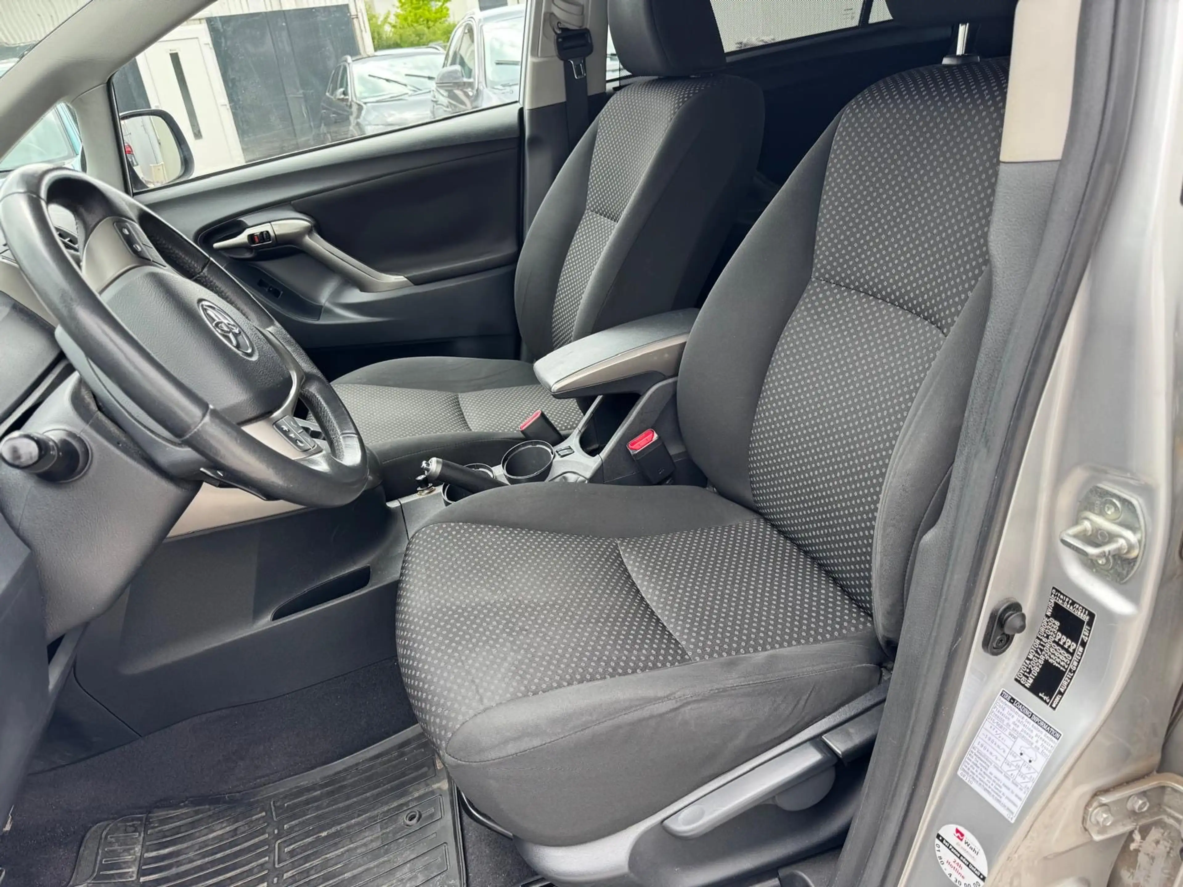 Toyota Verso 2.2 D-4D Executive 7-Sitzer Automatik — photo 14