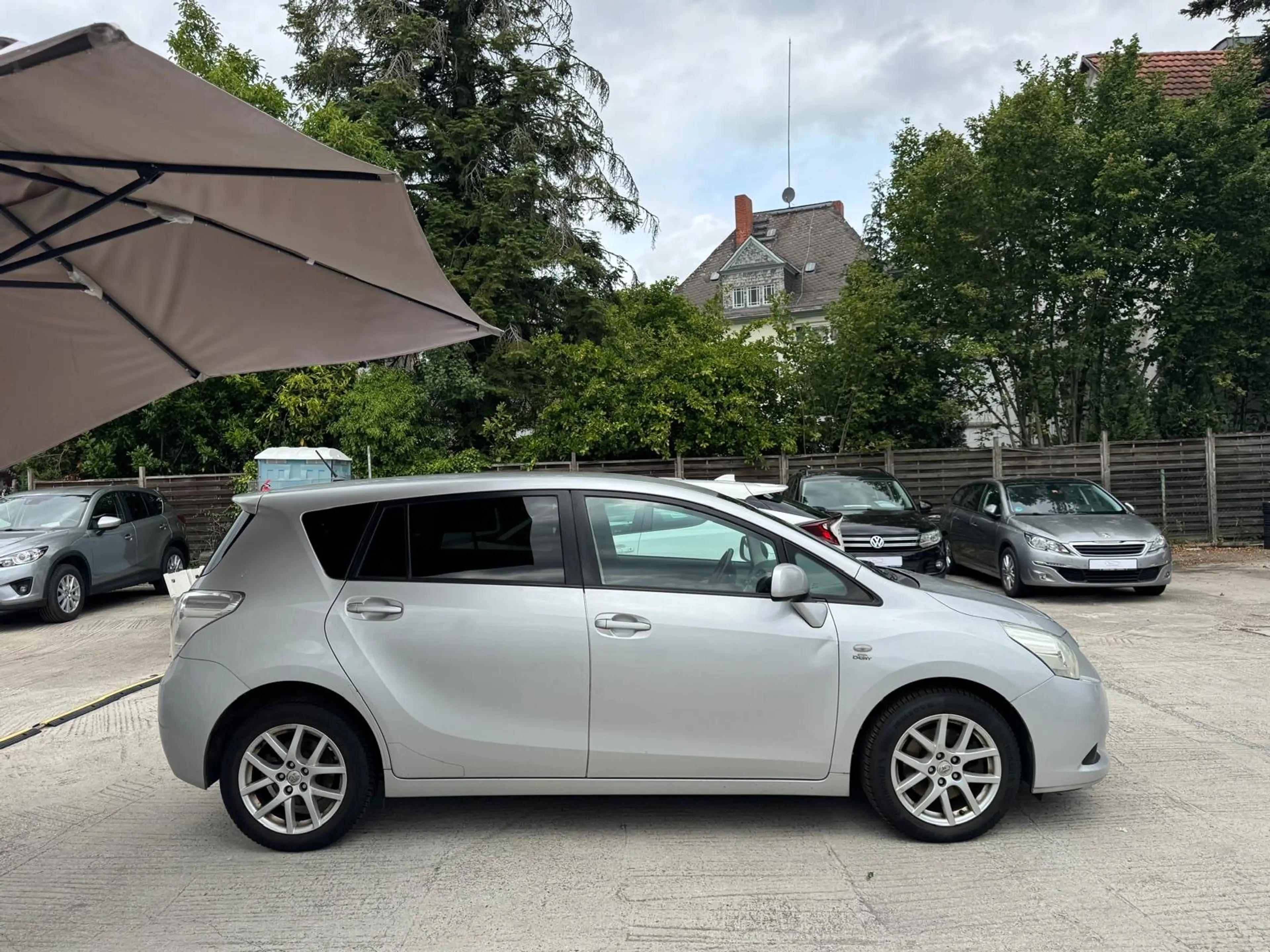 Toyota Verso 2.2 D-4D Executive 7-Sitzer Automatik — photo 9