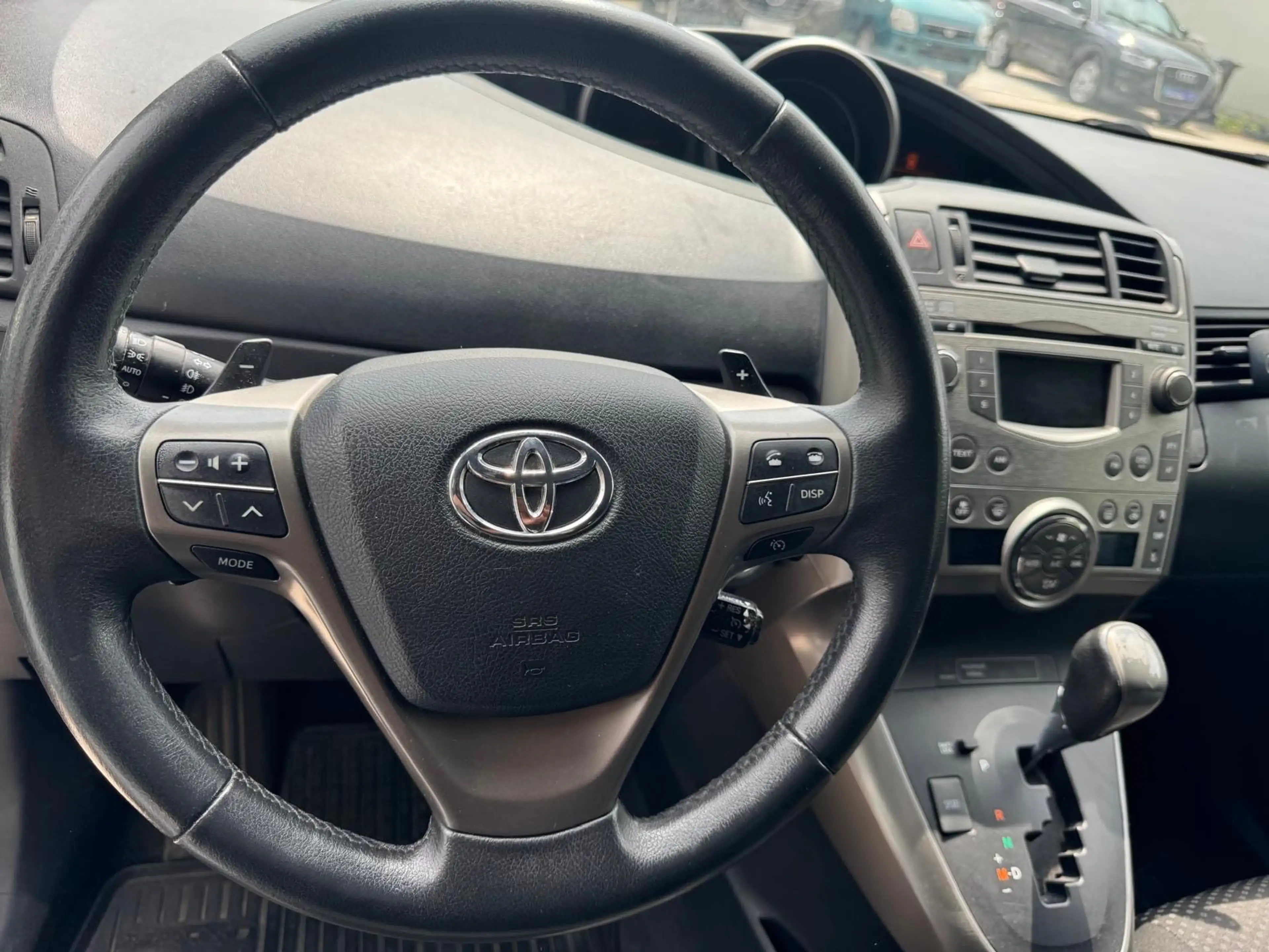 Toyota Verso 2.2 D-4D Executive 7-Sitzer Automatik — photo 12
