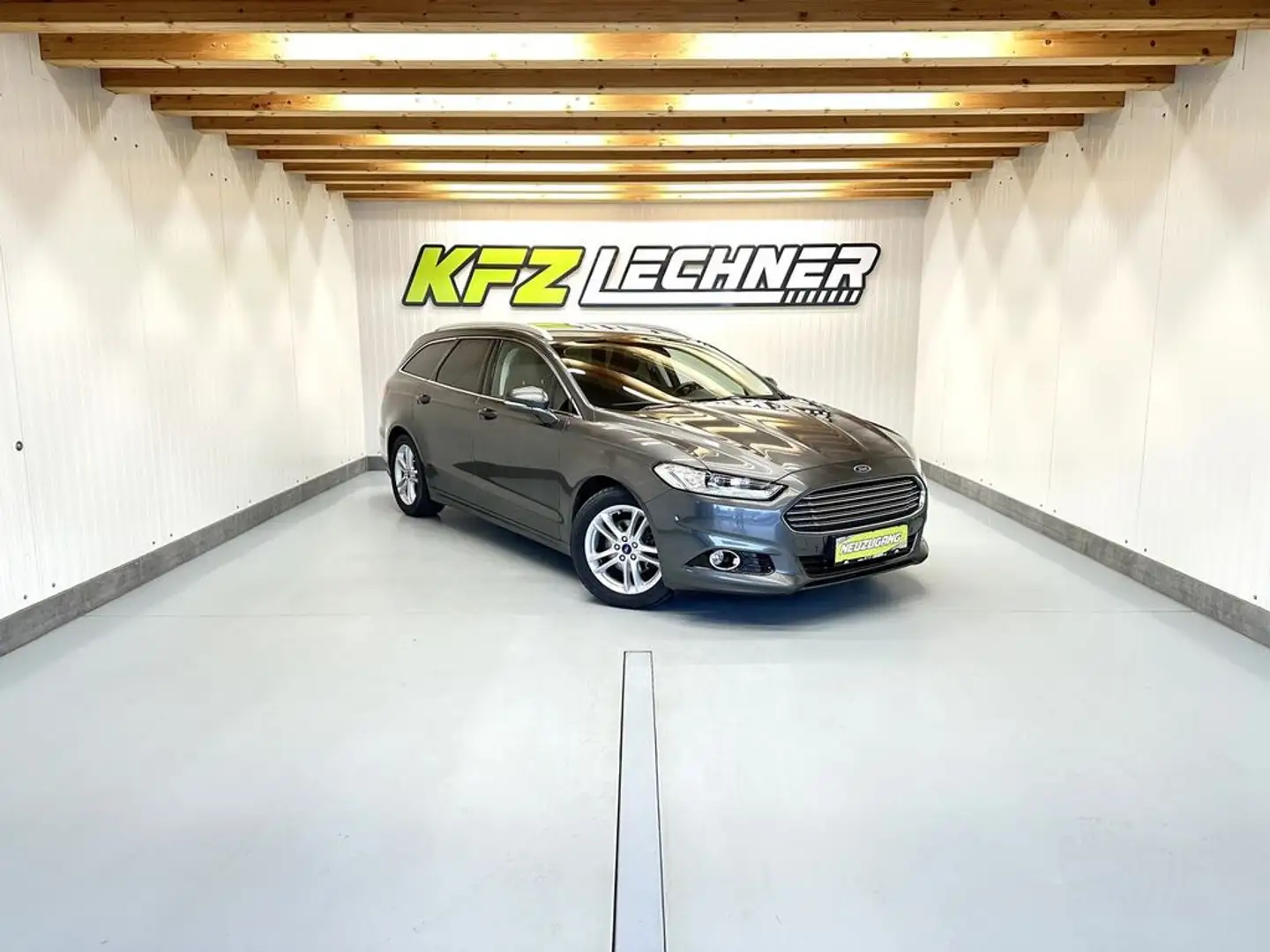 Ford Mondeo Turnier 2,0 TDCI Aut.''Titanium'' W-PAKET*NAV Grau - 1