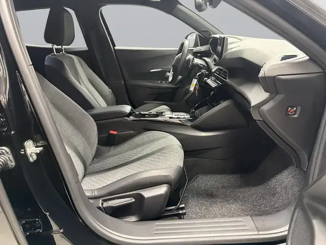 Peugeot 2008 view 11