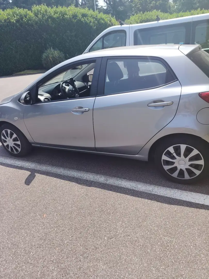 Mazda 2 5p 1.3 Easy c/clima 75cv - 2