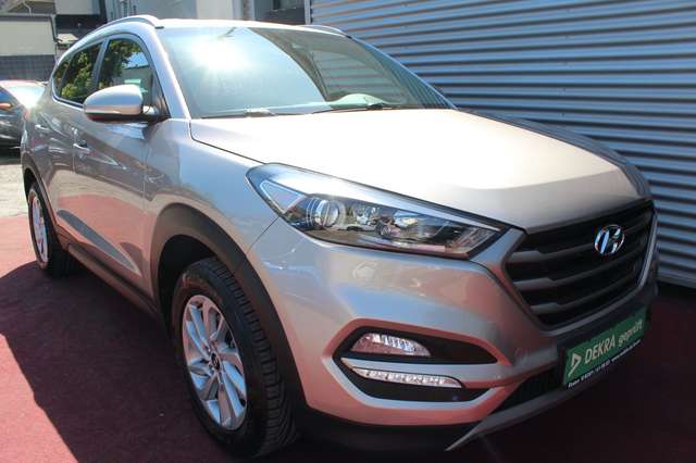 Hyundai TUCSON BLUE 1.7 CRDI ADVANTAGE KLIMA NAVI AHK 2H