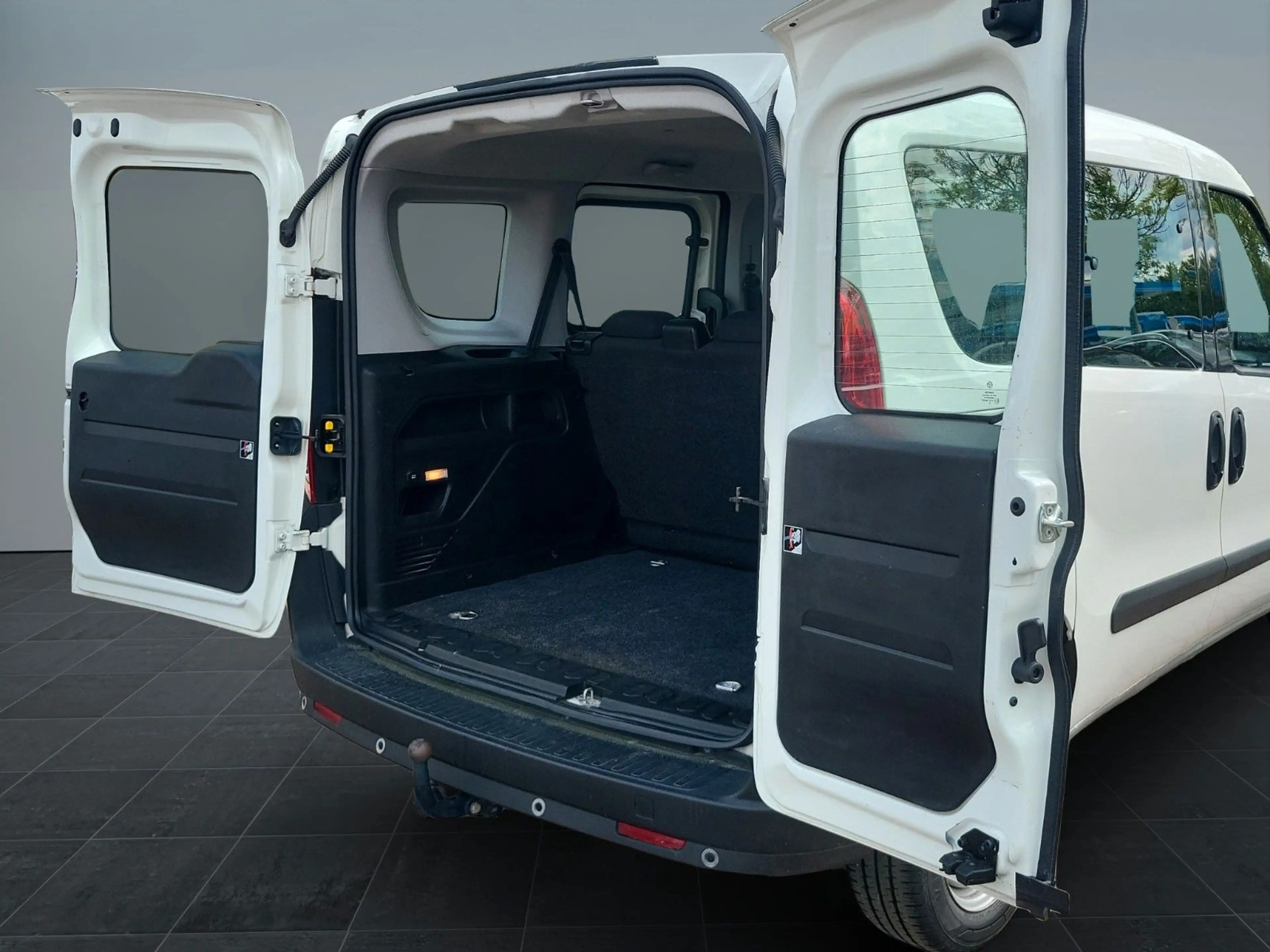 Opel Combo Life Combo D "Selection" L1H1 Garantie/Scheckheft — photo 23