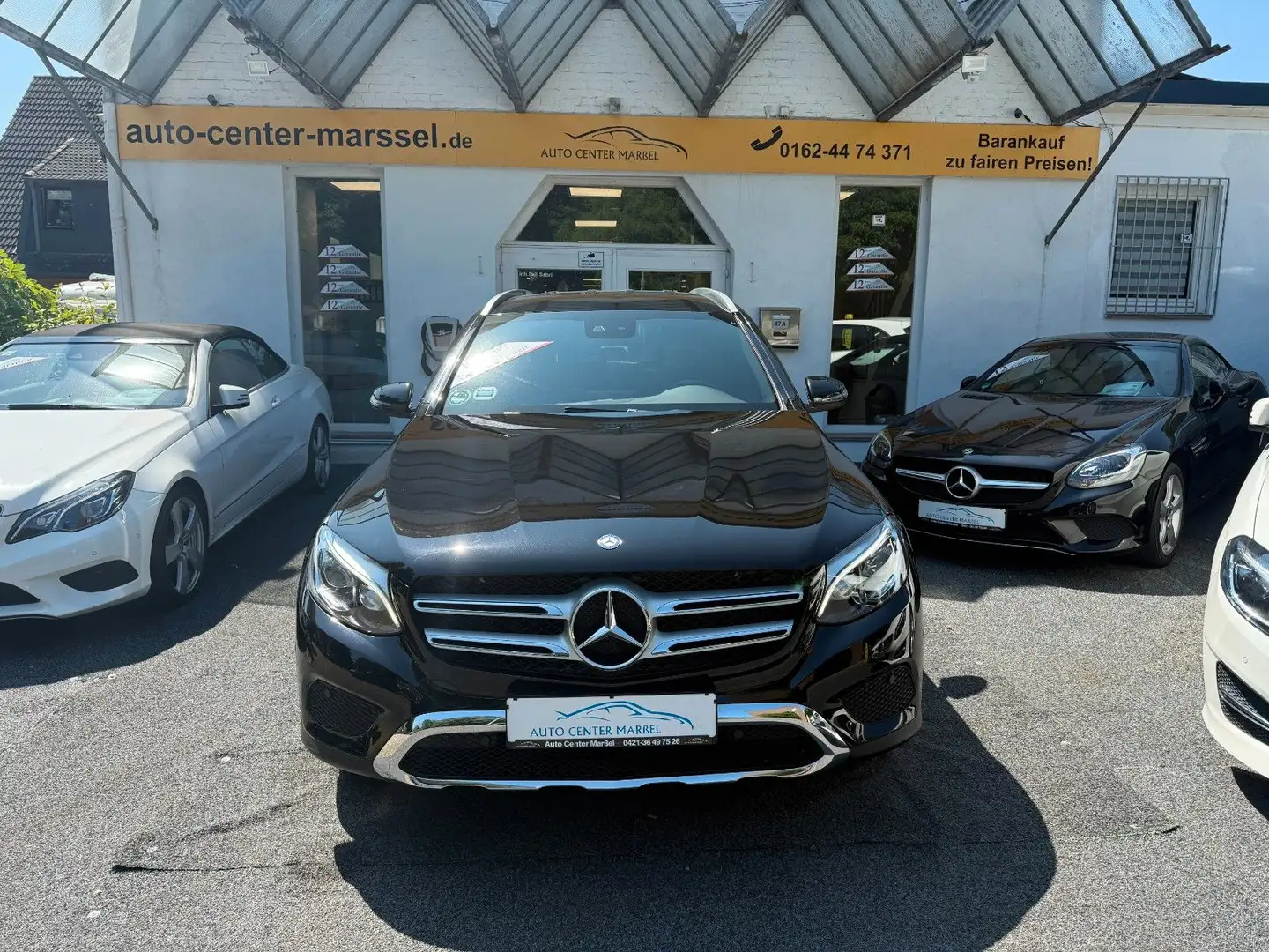 Mercedes-Benz GLC 250 4Matic SPURHALTE/LED/AHK/STANDHEIZUNG Černá - 2