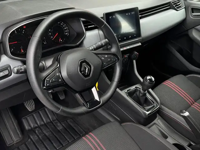 Renault Clio view 9