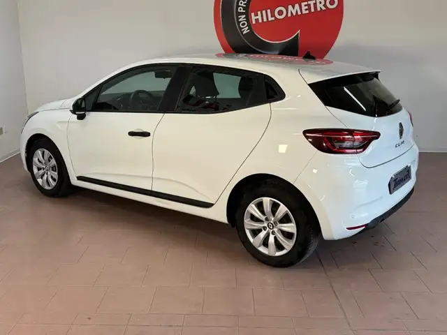 Renault Clio view 2