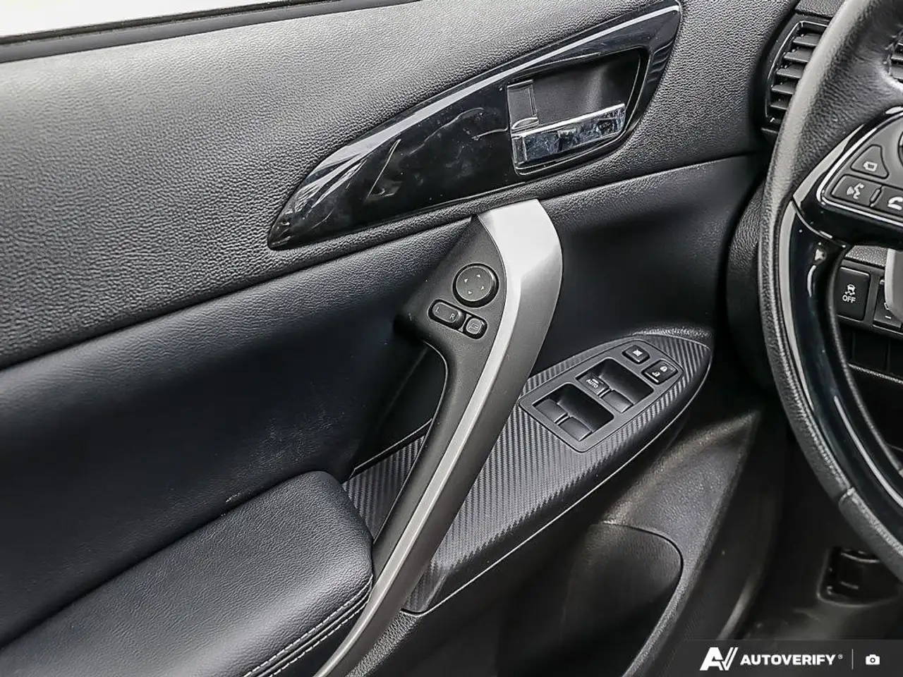 Mitsubishi Eclipse Cross снимка Mitsubishi Eclipse Cross