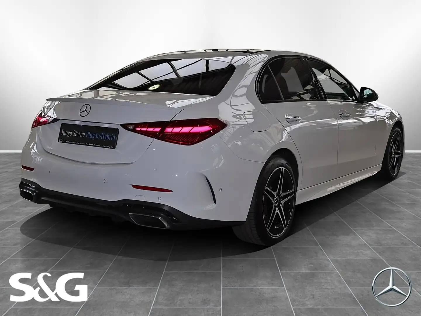 Mercedes-Benz C 300 e AMG Totwink+360°+Distro+Pano+MBUX Weiß - 2