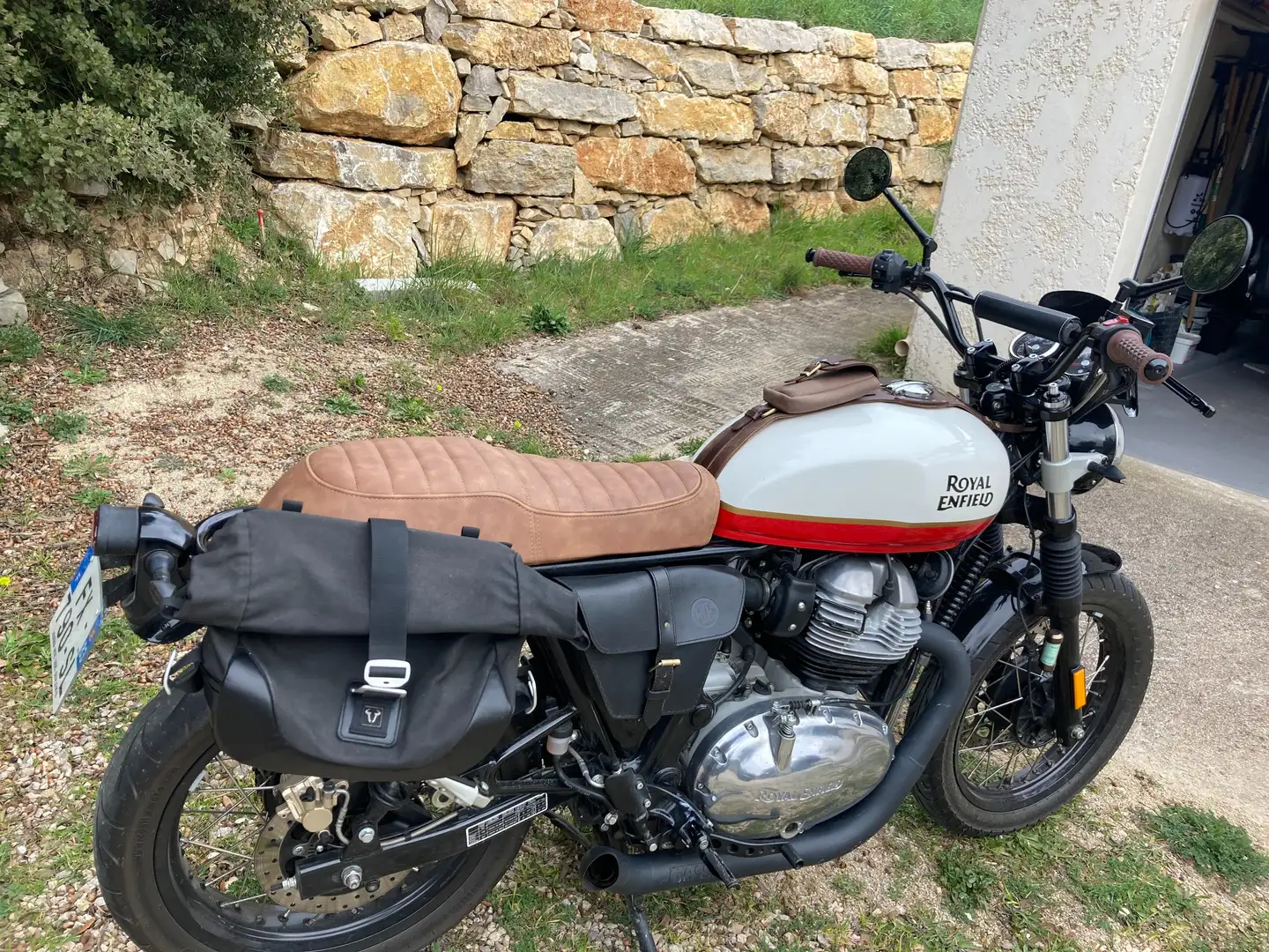 Royal Enfield Interceptor White - 1