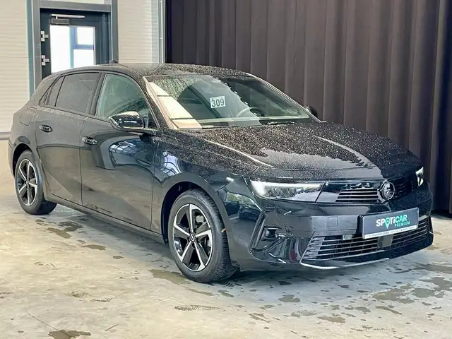 Opel Astra view 2