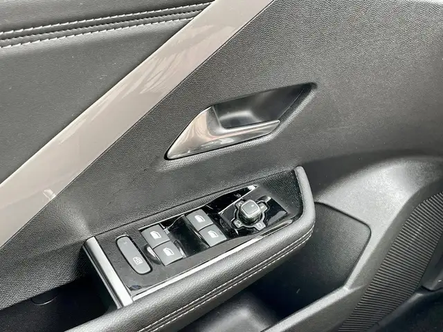 Opel Astra view 13