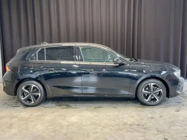 Opel Astra view 8