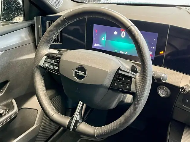 Opel Astra view 11
