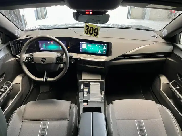 Opel Astra view 10
