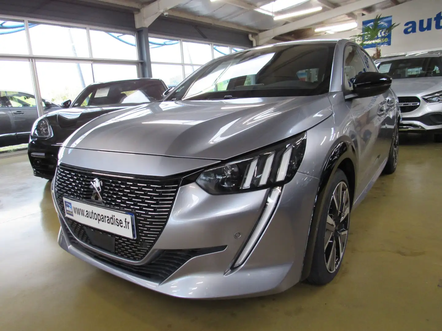 Peugeot iOn 1.2 100 GT LINE EAT8 + OPTIONS Grau - 1