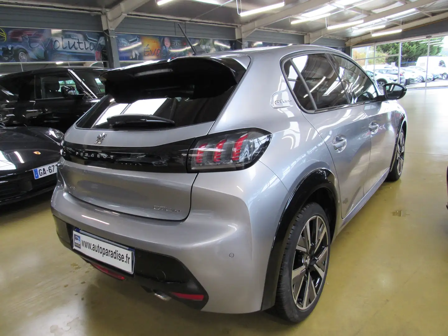 Peugeot iOn 1.2 100 GT LINE EAT8 + OPTIONS Grau - 2