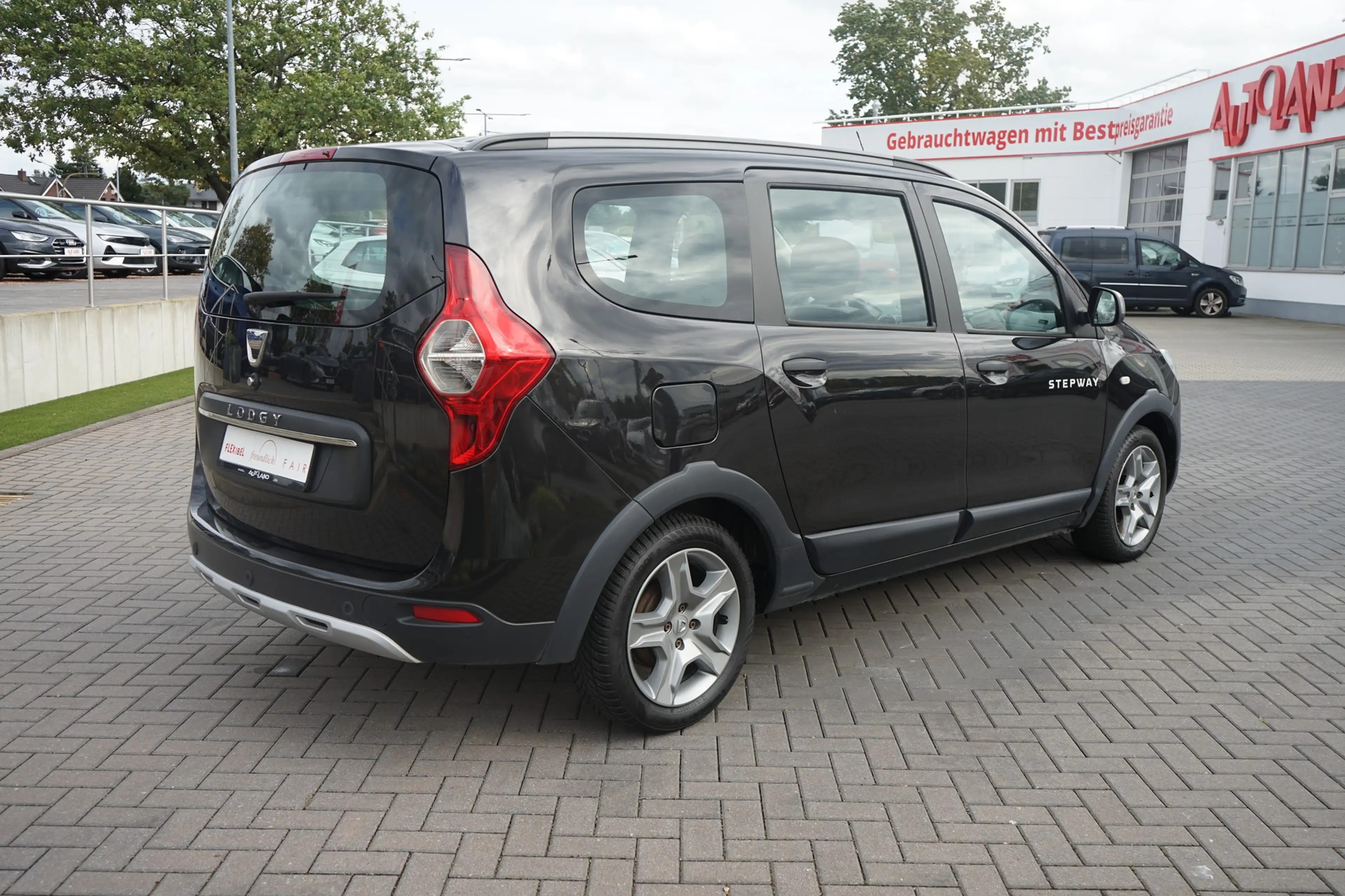 Dacia Lodgy 1.3 TCE Navi Tempomat Sitzheizung Kamera — photo 6