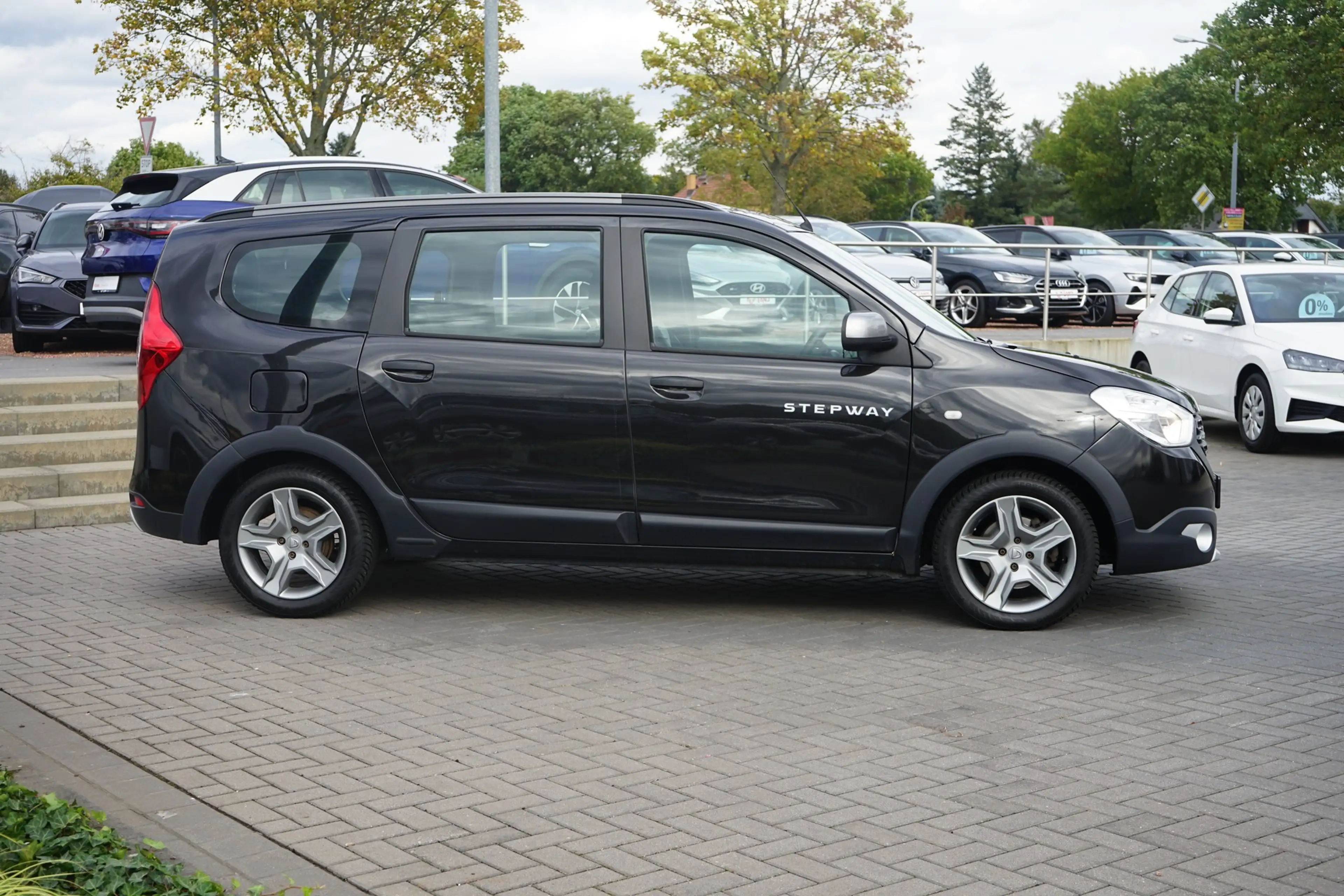 Dacia Lodgy 1.3 TCE Navi Tempomat Sitzheizung Kamera — photo 5