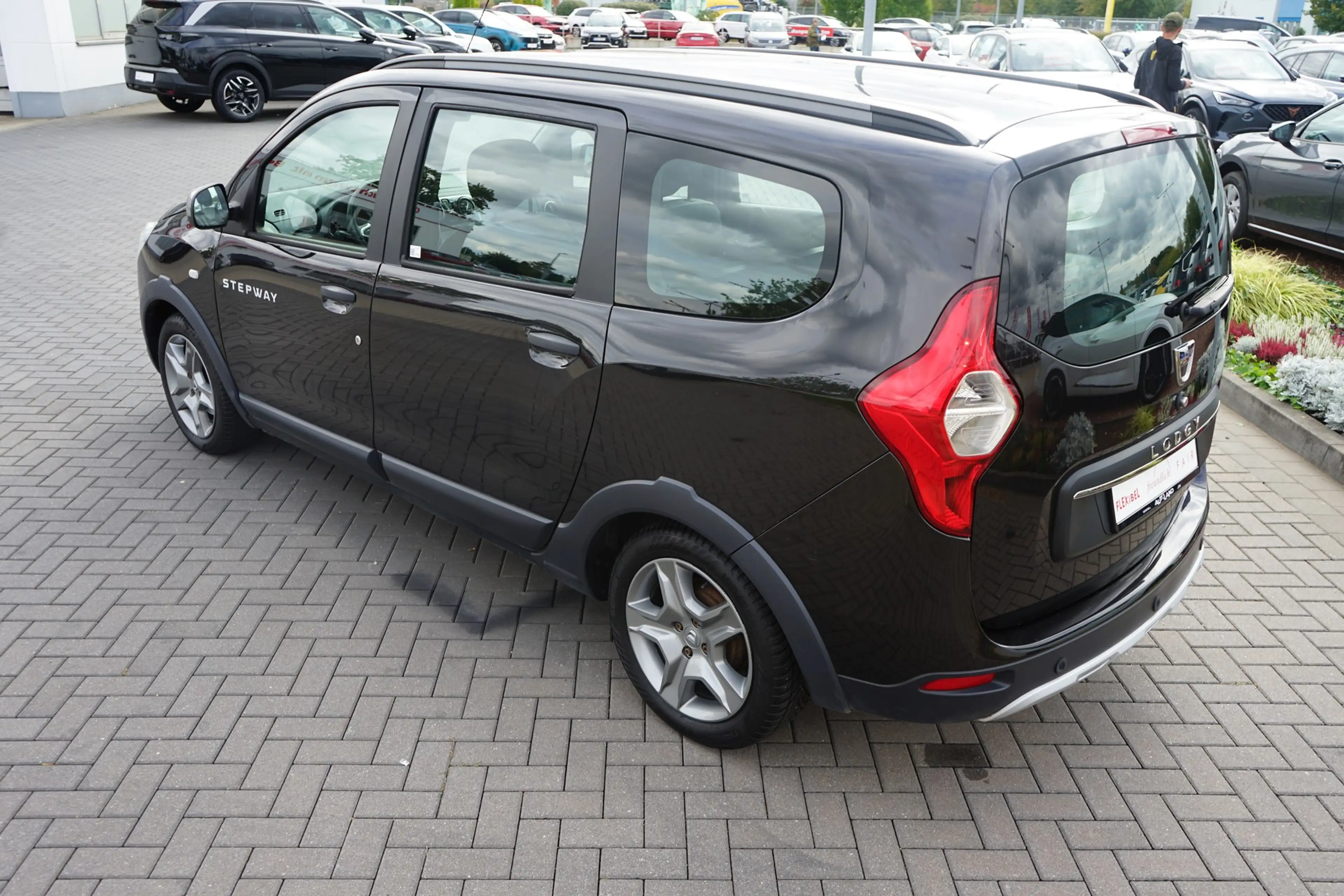 Dacia Lodgy 1.3 TCE Navi Tempomat Sitzheizung Kamera — photo 9