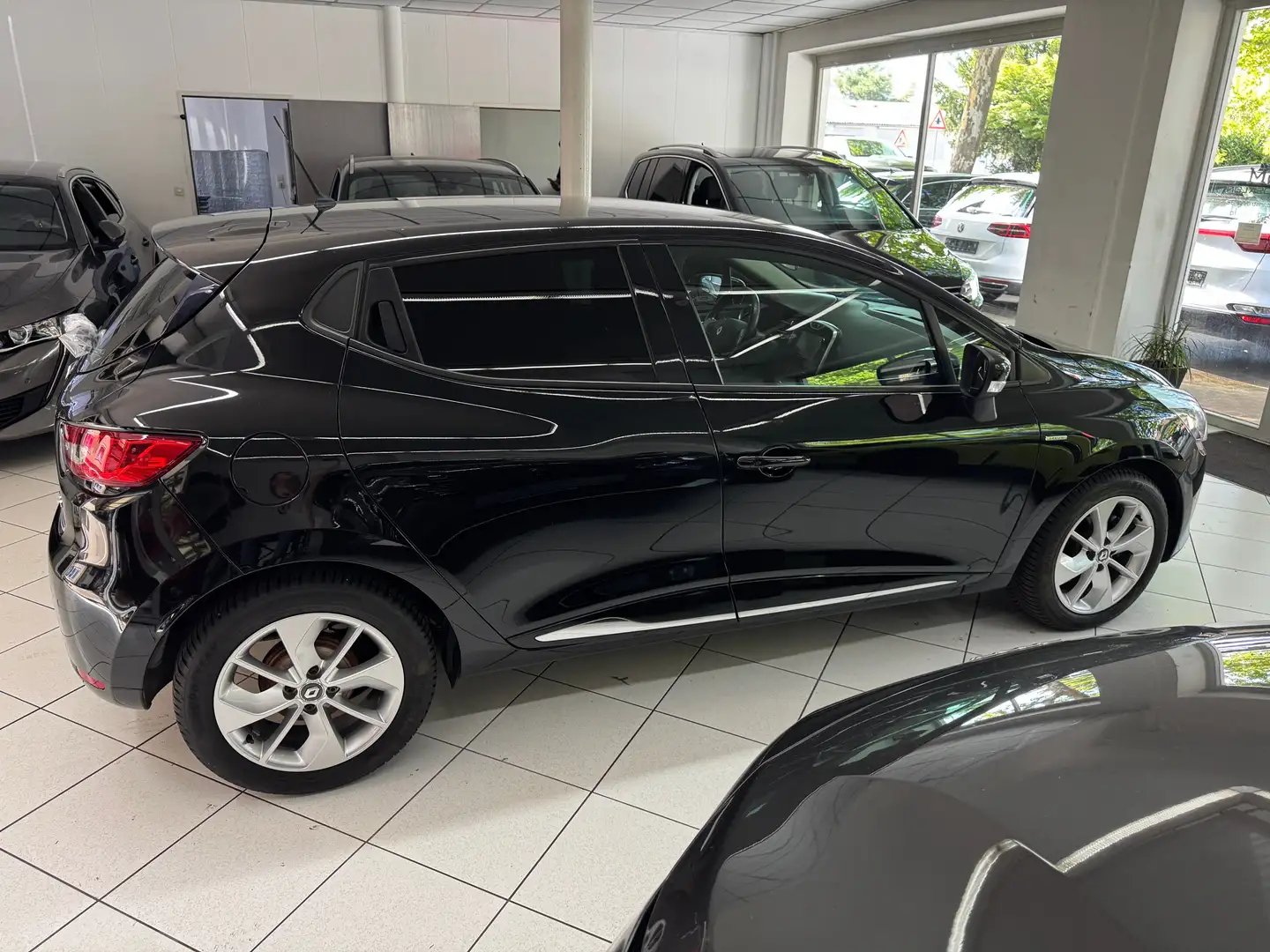 Renault Clio Energy TCe 90 Start LImited ALU*Navi* Schwarz - 2