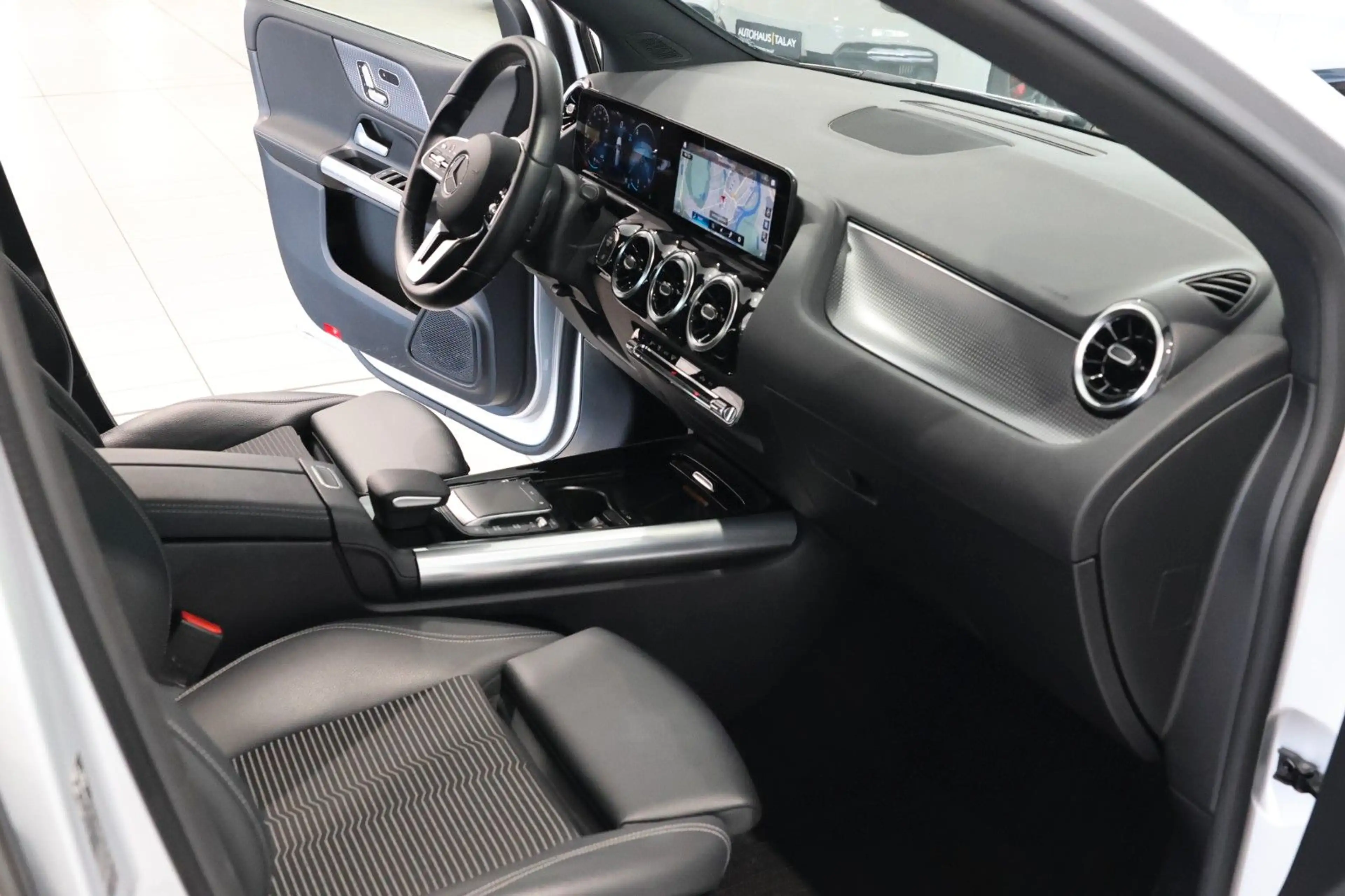 Mercedes-Benz B 220 *Progressive*Komfort*Standhzg* — photo 22