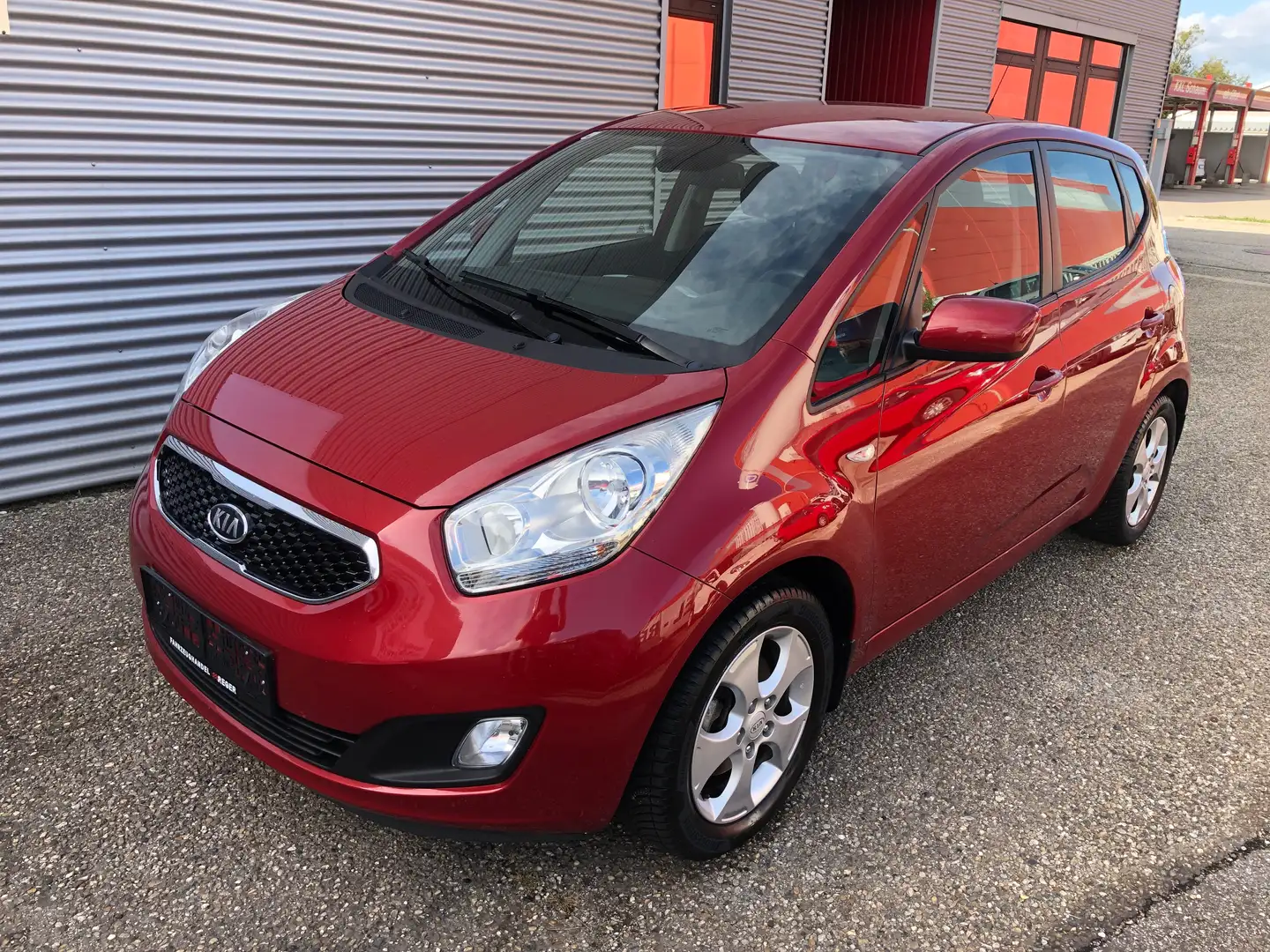Kia Venga Venga 1,6 CRDi Active Jackpot #WENIG KM #TOP Rot - 1