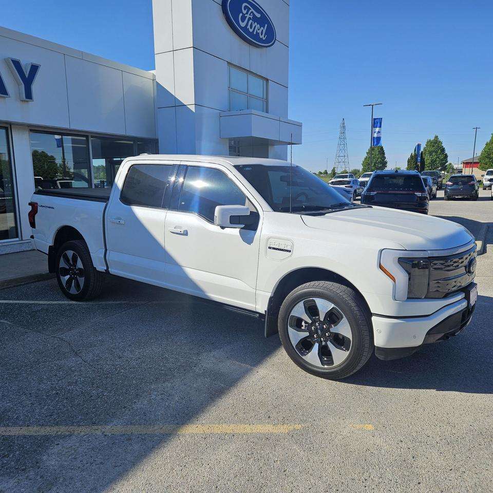 2023 Ford F-150 Lightning PLATINUM! EXTENDED RANGE BATTERY! TOW TECH PACK! — снимка 1