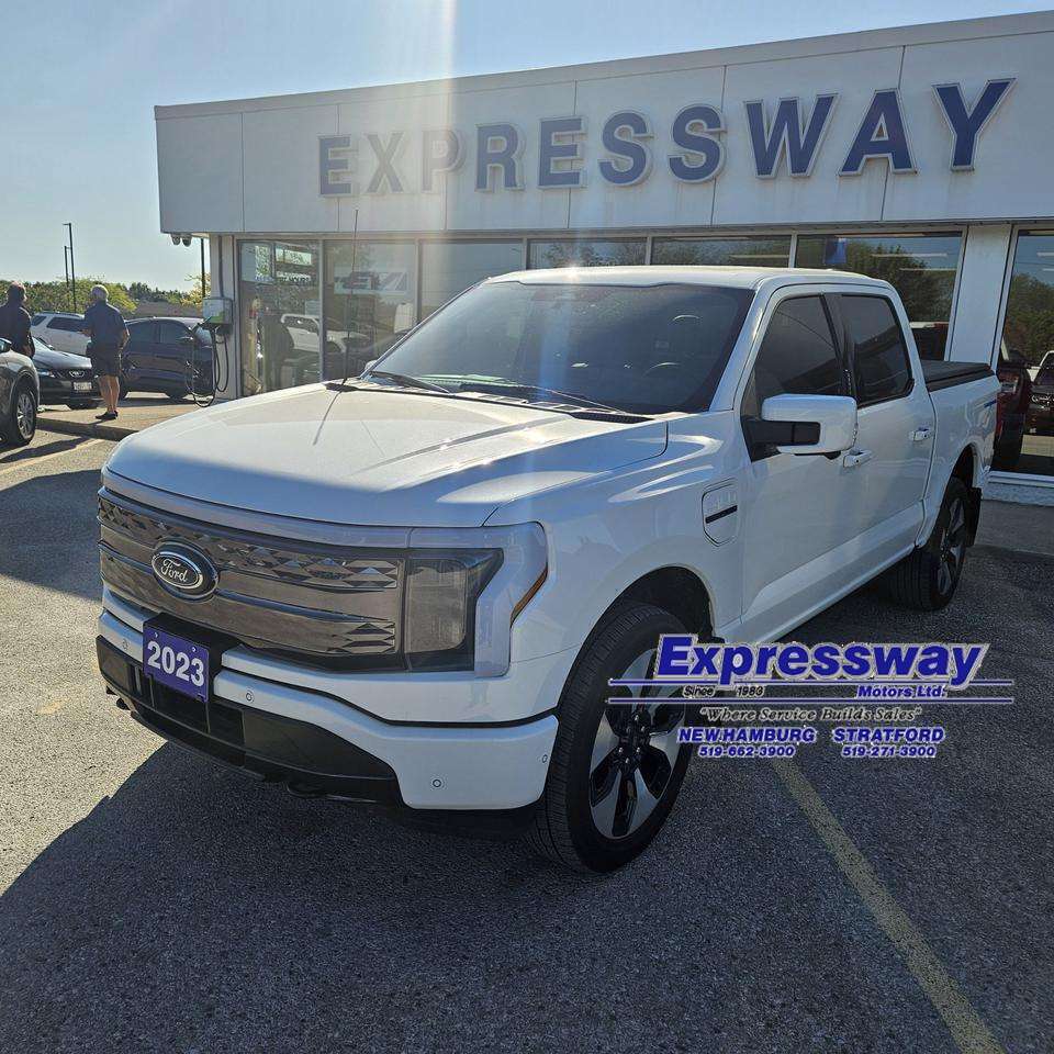 2023 Ford F-150 Lightning PLATINUM! EXTENDED RANGE BATTERY! TOW TECH PACK!