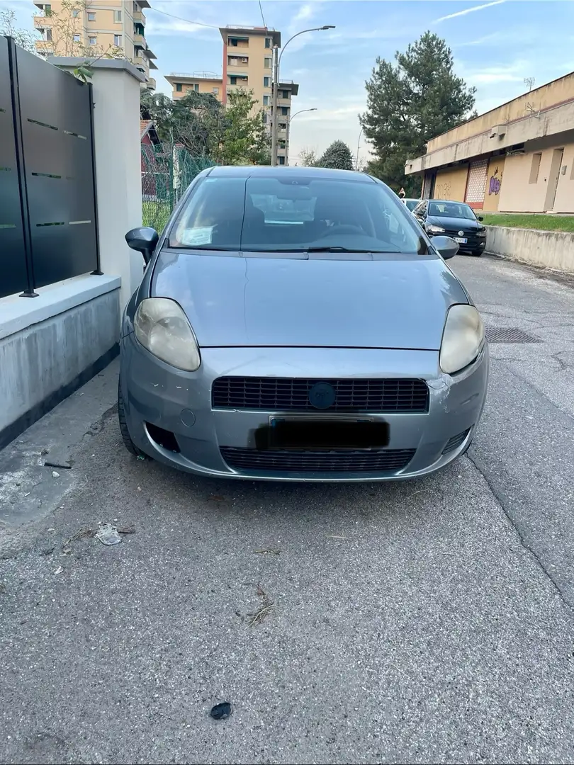 Fiat Grande Punto 5p 1.2 Active c/clima 65cv - 1