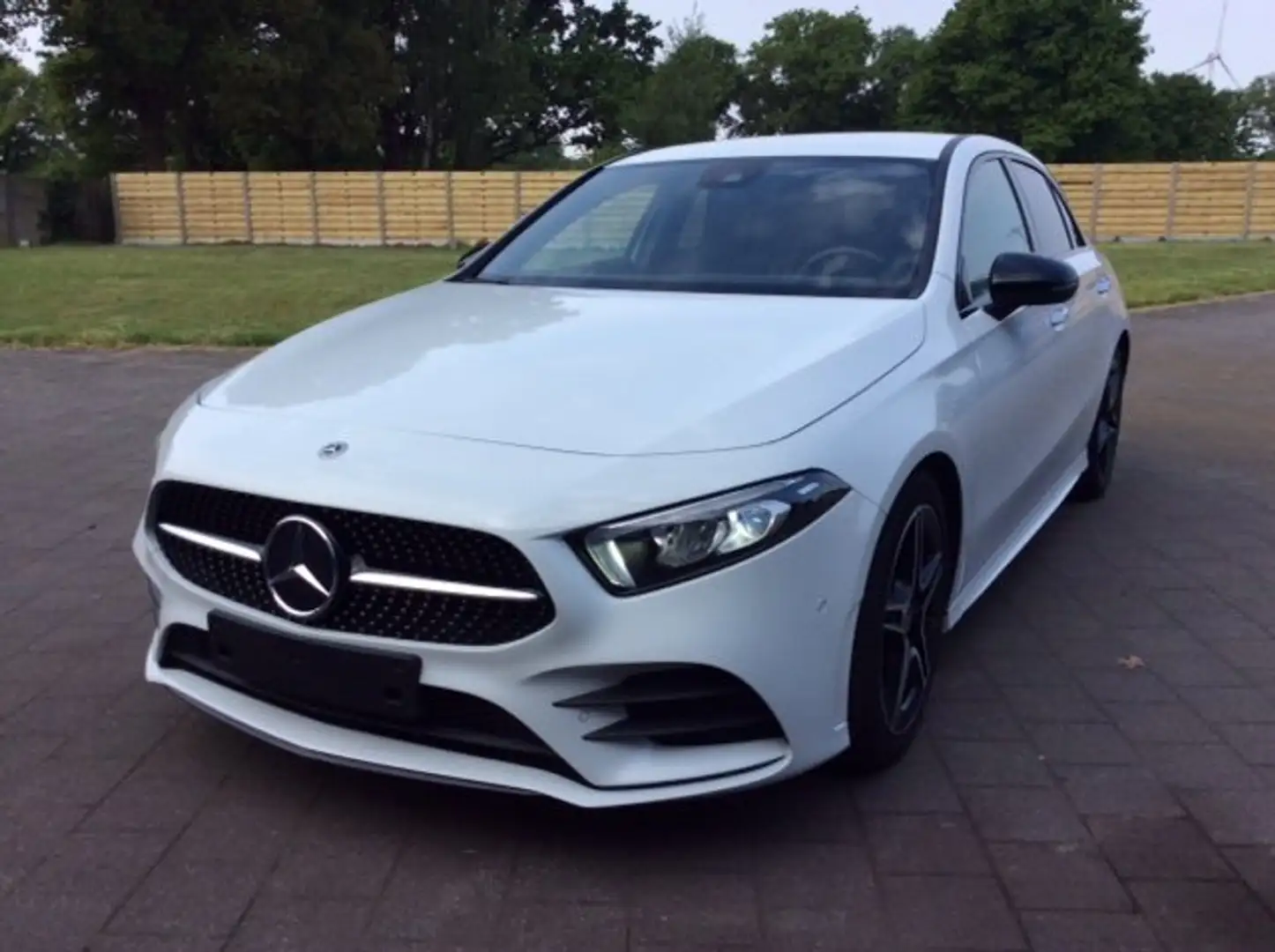 Mercedes-Benz A 200 AMG Line*Night Pack*Camera*Sfeerverlichting*3j WB Blanco - 2