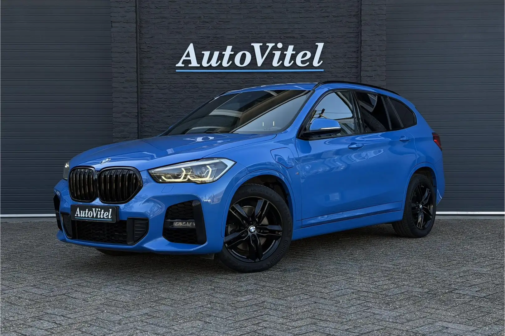 BMW X1 xDrive25e M-Sport | Trekhaak | PDC A | LED | Elekt Blau - 1