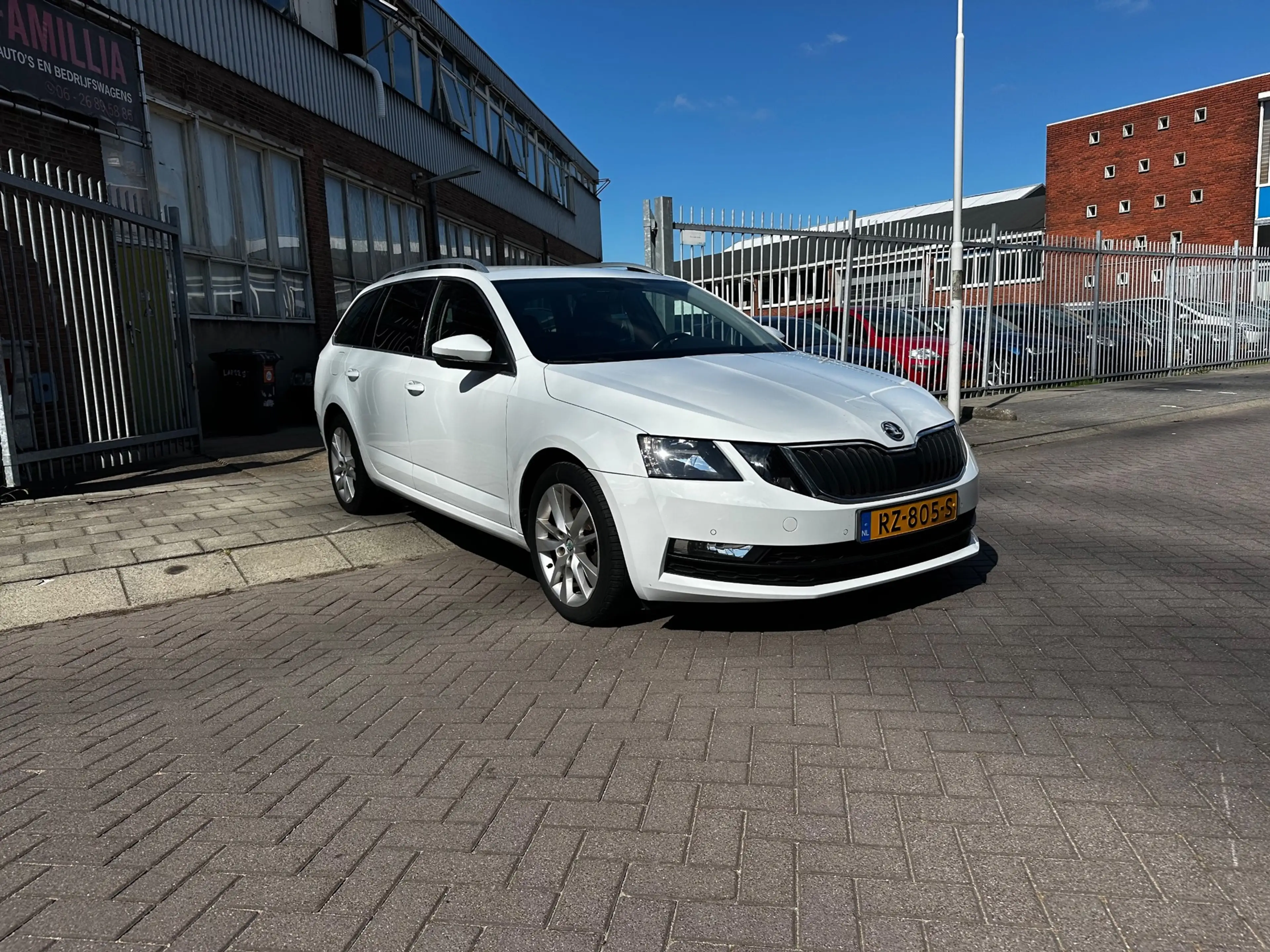 Skoda Octavia Combi 1.6 TDI Greentech Ambition Business — photo 7