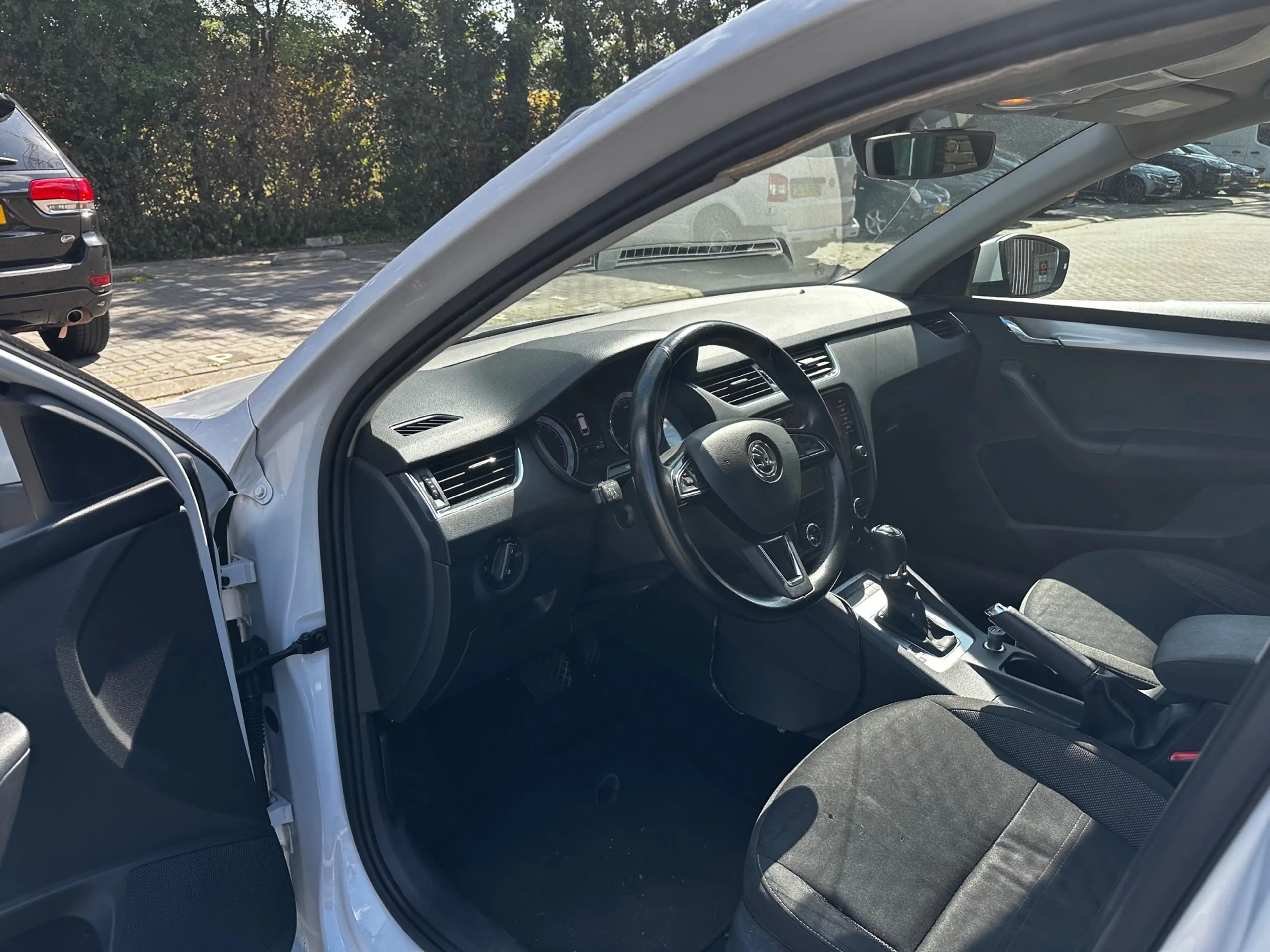 Skoda Octavia Combi 1.6 TDI Greentech Ambition Business — photo 10