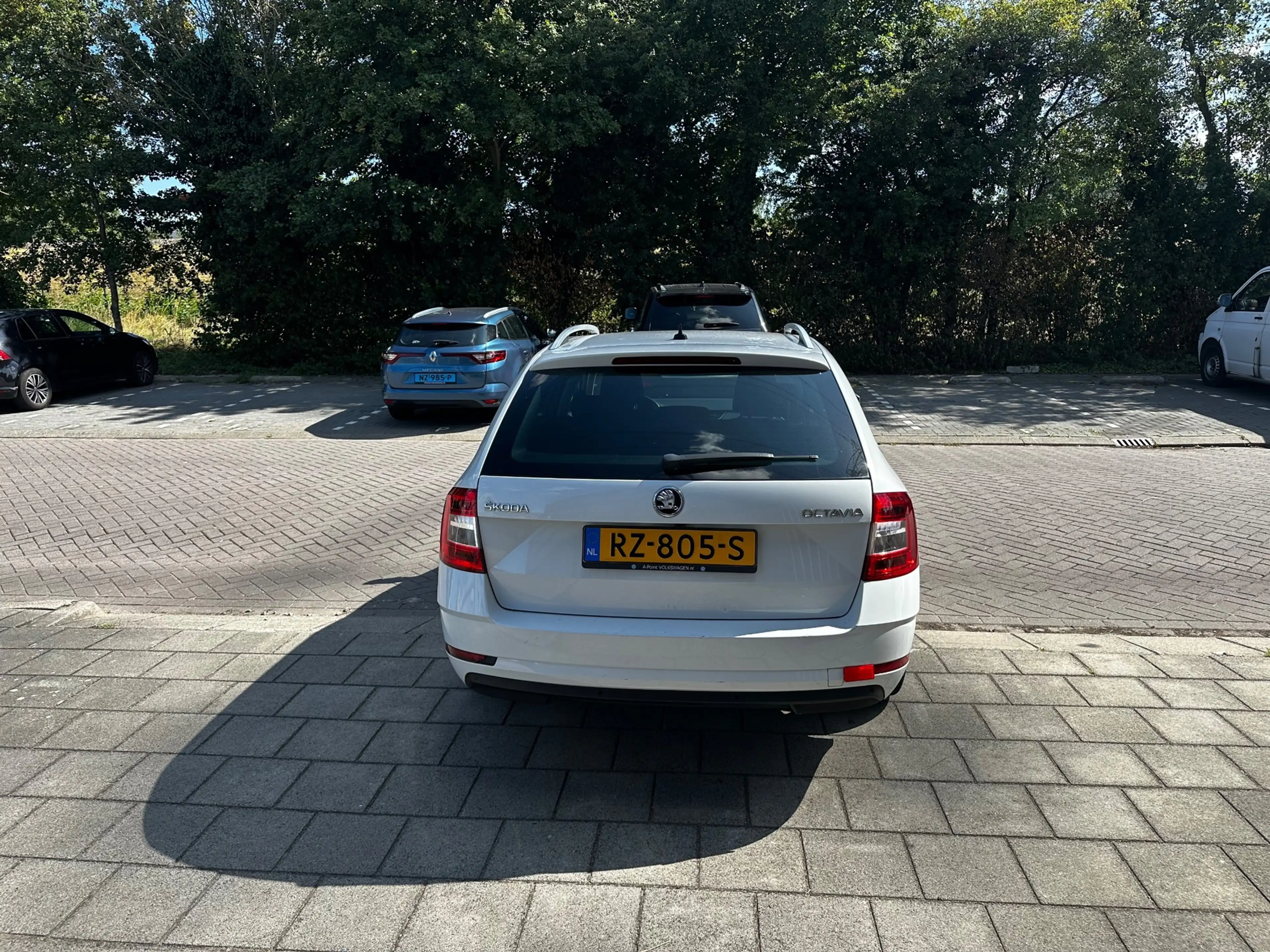 Skoda Octavia Combi 1.6 TDI Greentech Ambition Business — photo 4