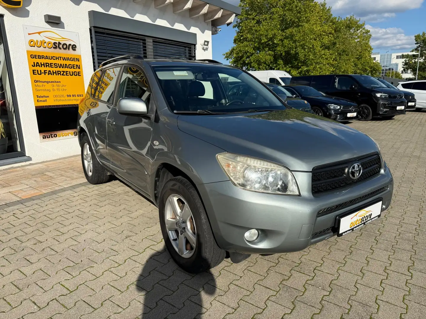 Toyota RAV 4 2.0 VVT-i Executive 112 kW (152 PS), Schalt. 5-... Grün - 2