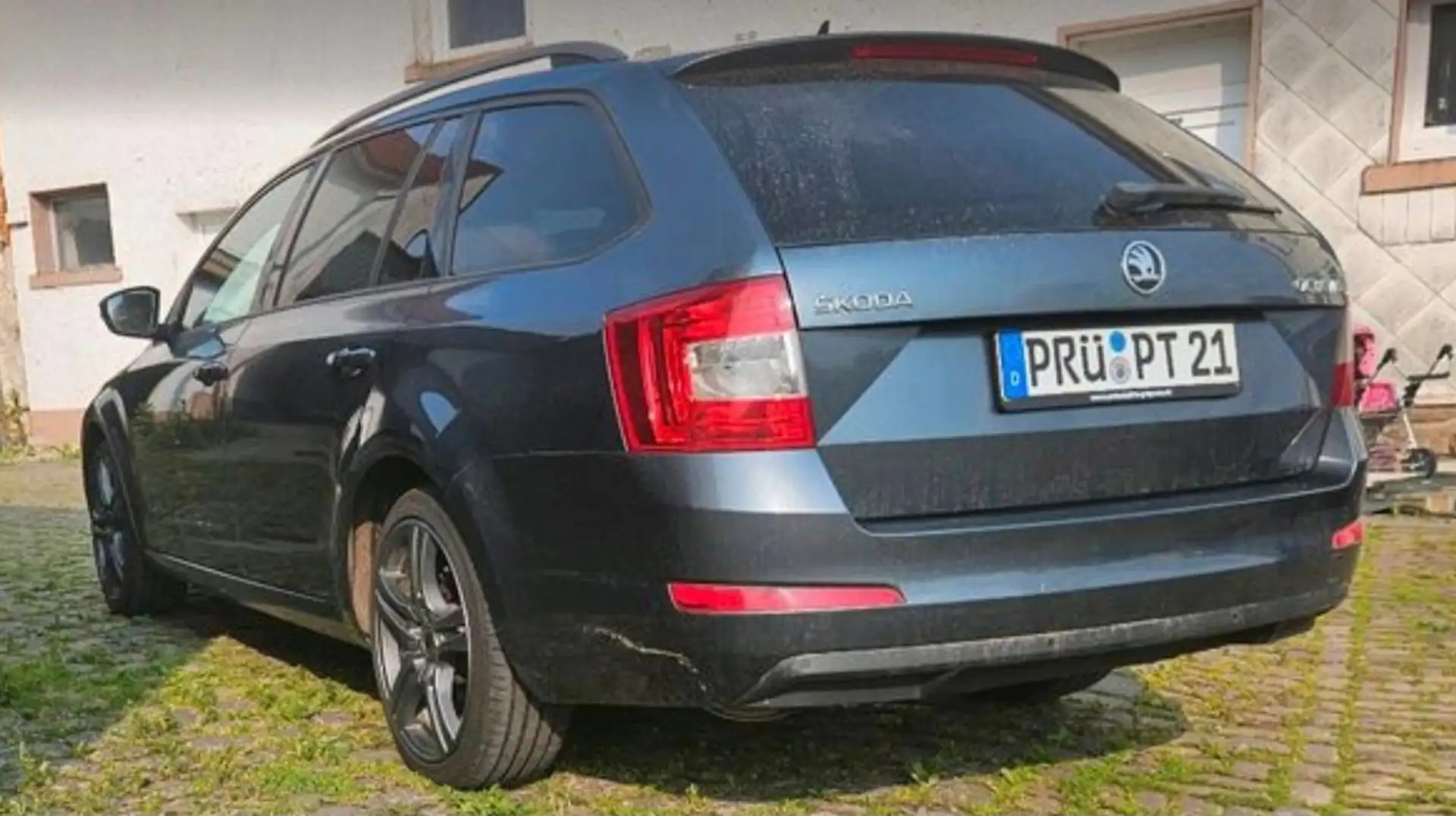 Skoda Octavia Octavia Combi 2.0 TDI (Green tec) Joy Šedá - 2