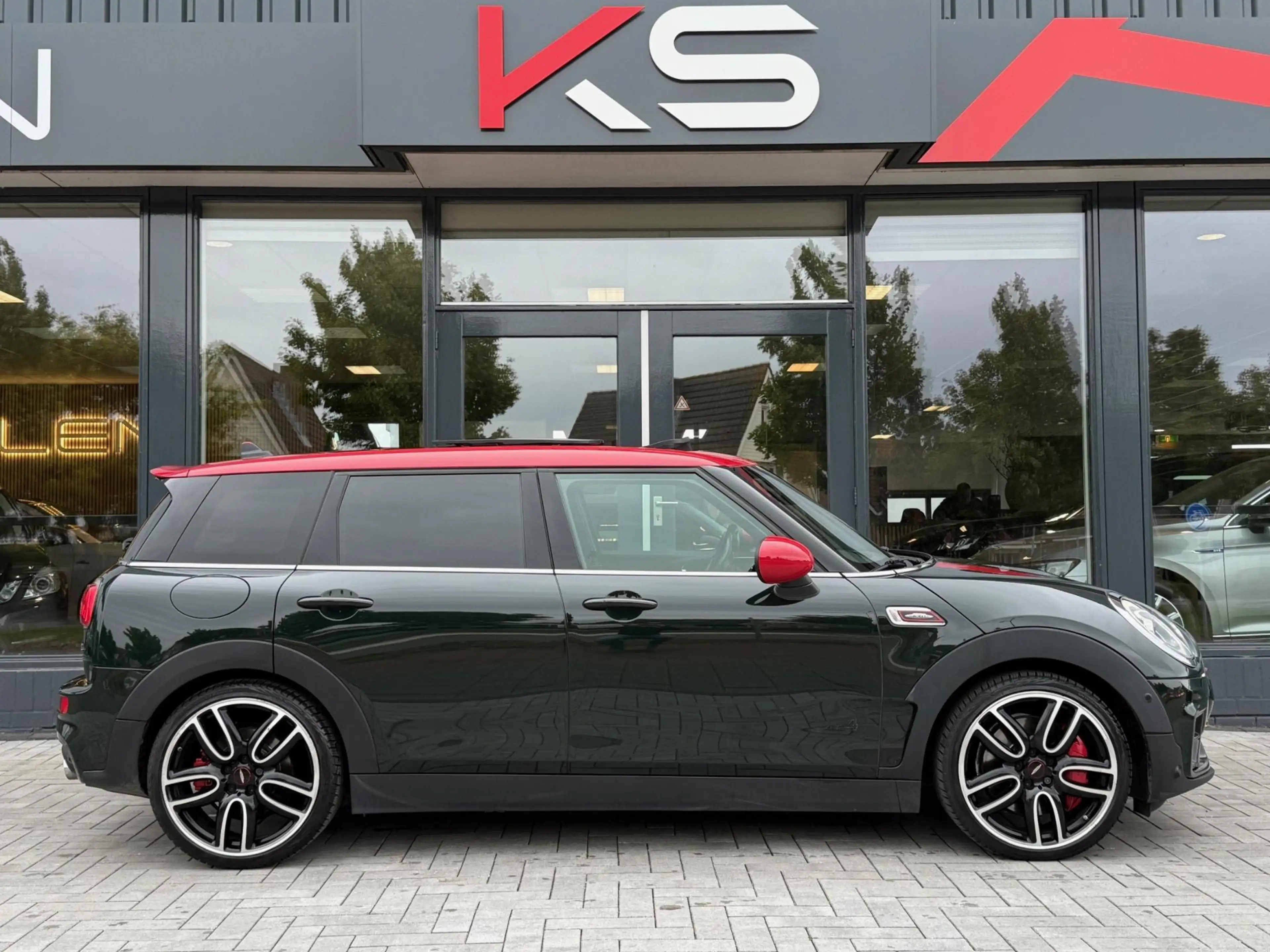 MINI John Cooper Works Clubman Mini 2.0 ALL4 Chili 230pk Pano Camera Alcantara Ha — photo 9