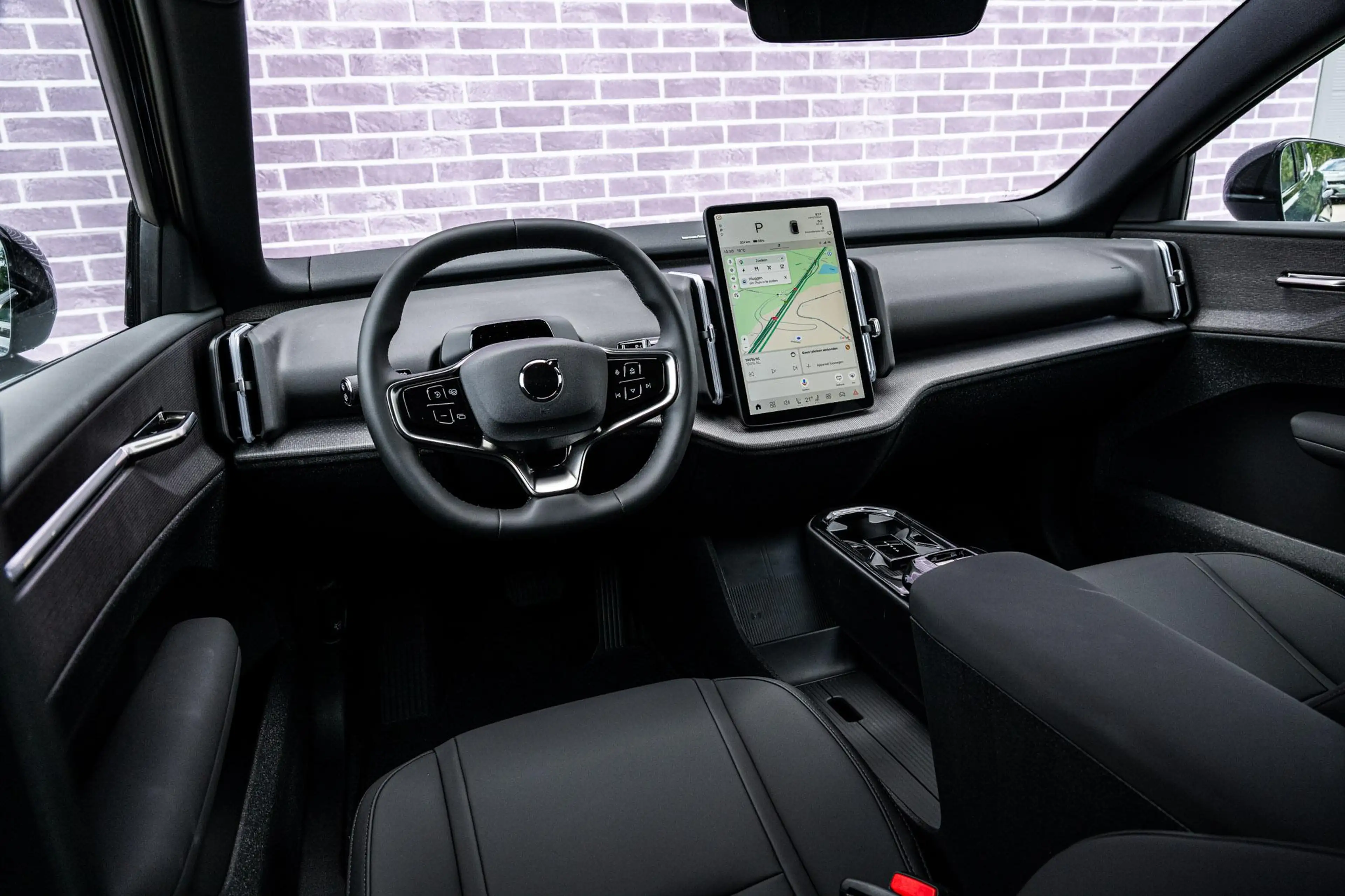 Volvo EX30 P5 Long Range Plus Black Edition Europa 69 kWh | B — photo 12