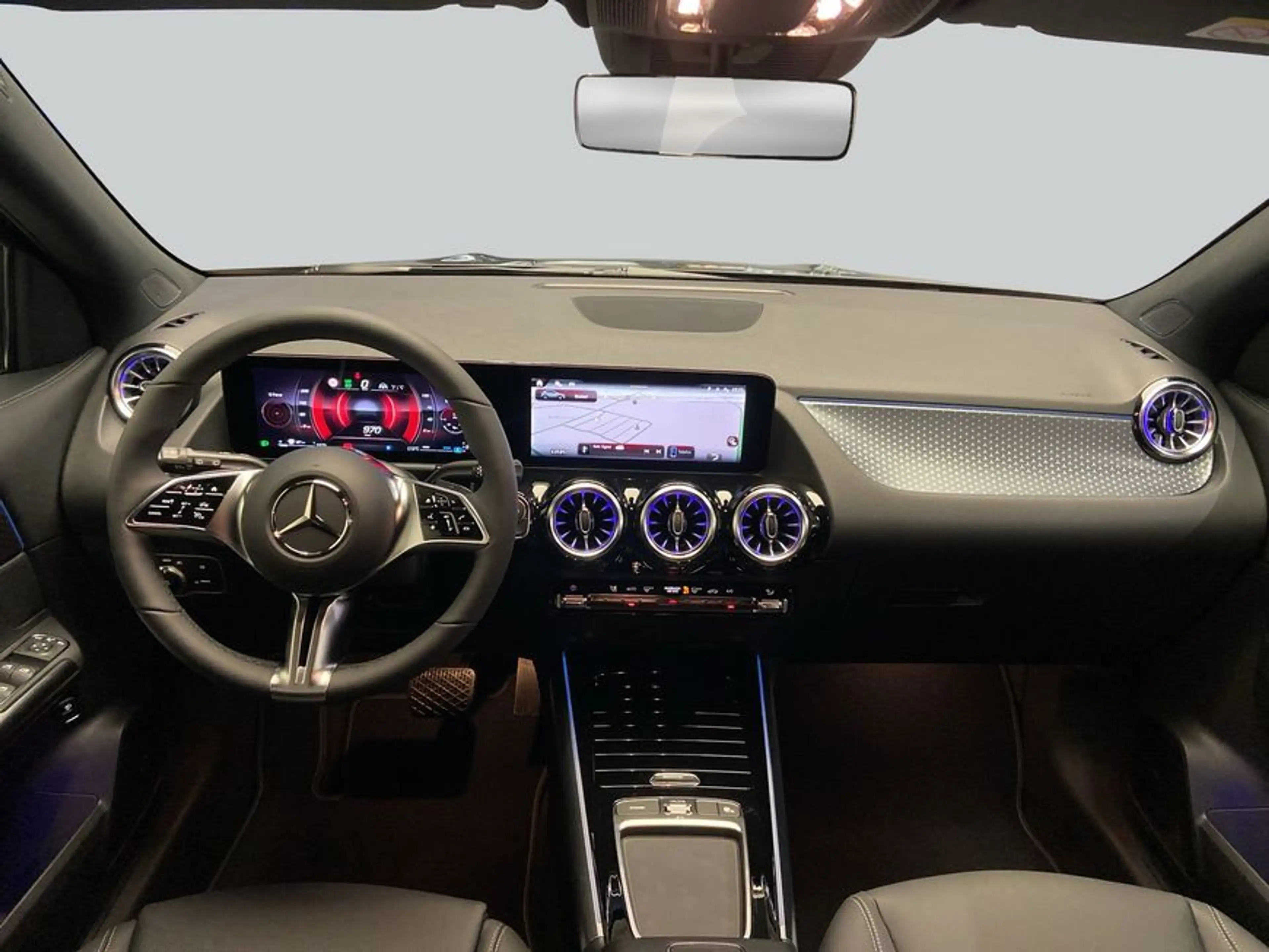 Mercedes-Benz GLA 180 GLA — photo 11