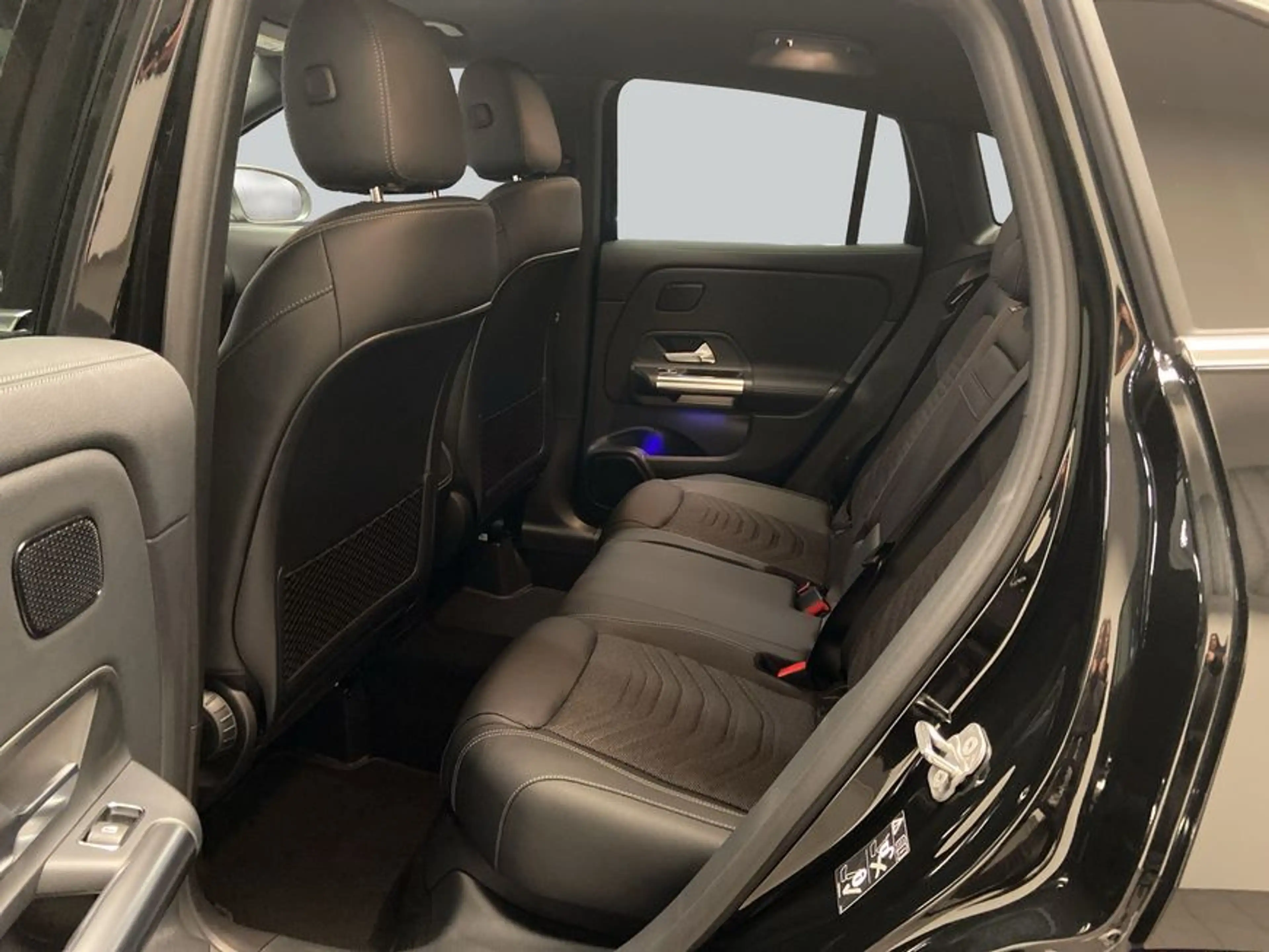 Mercedes-Benz GLA 180 GLA — photo 10