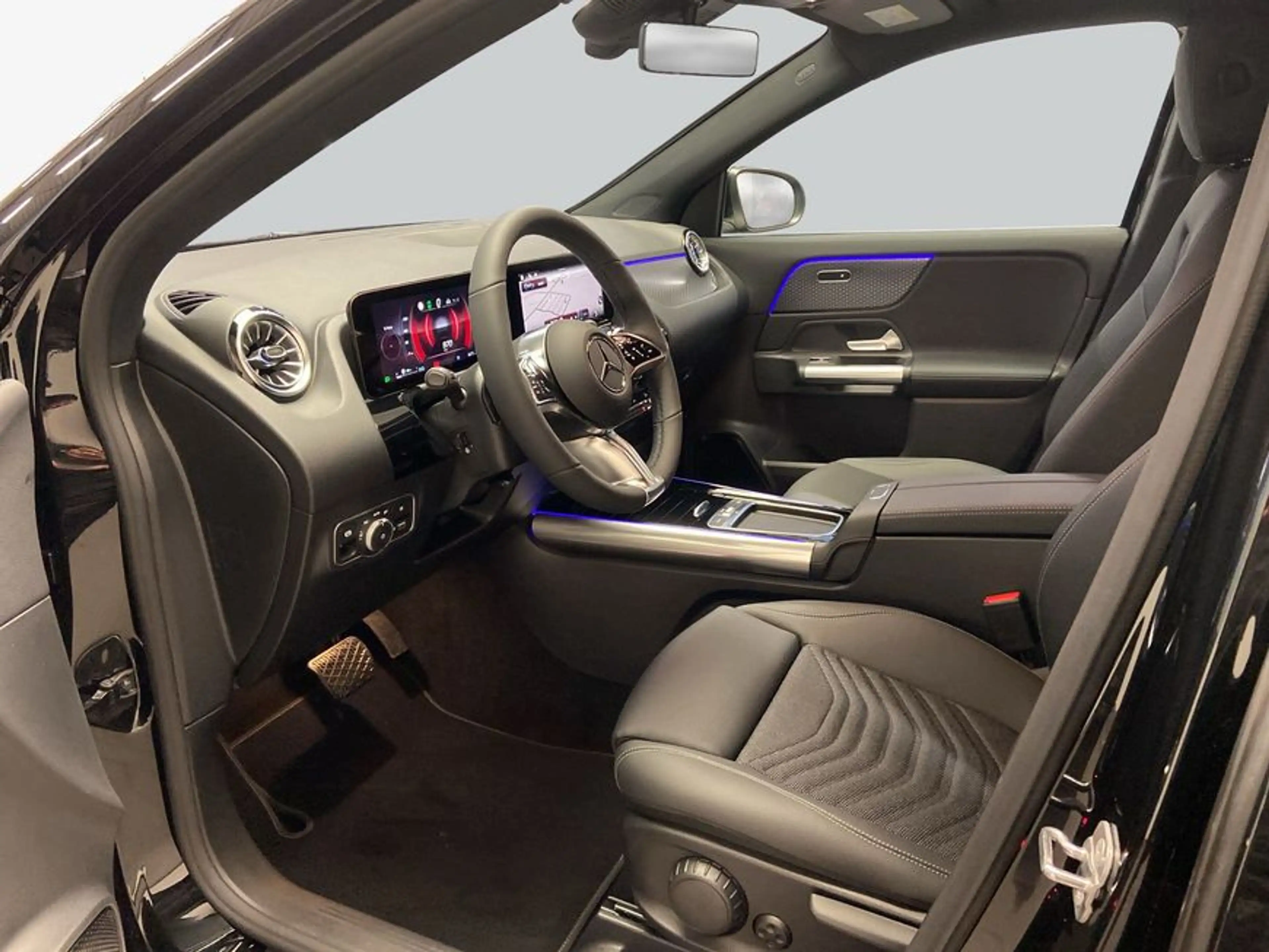 Mercedes-Benz GLA 180 GLA — photo 9
